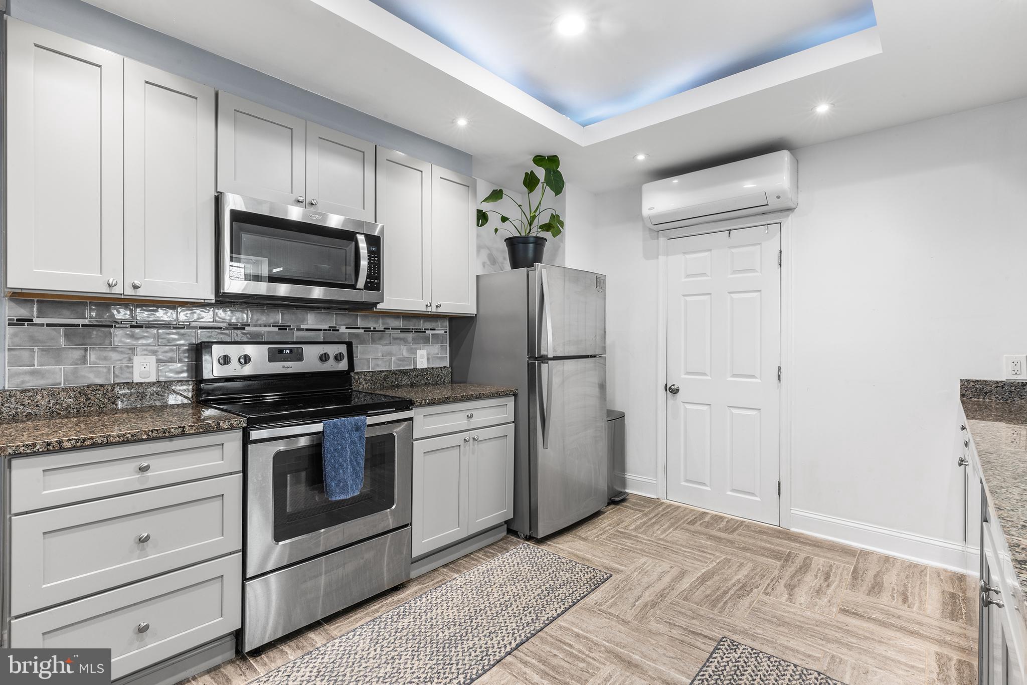 POINT BREEZE - Residential