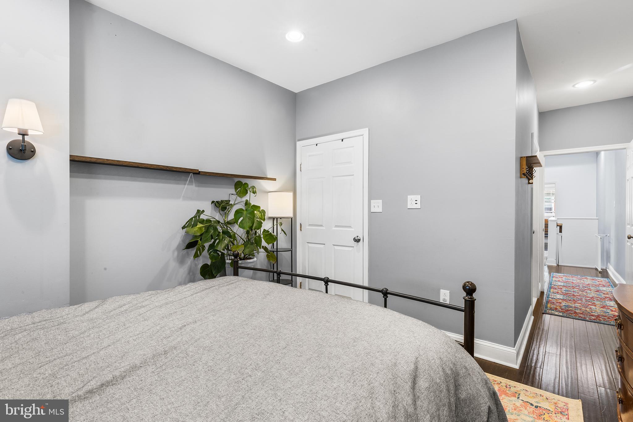 POINT BREEZE - Residential