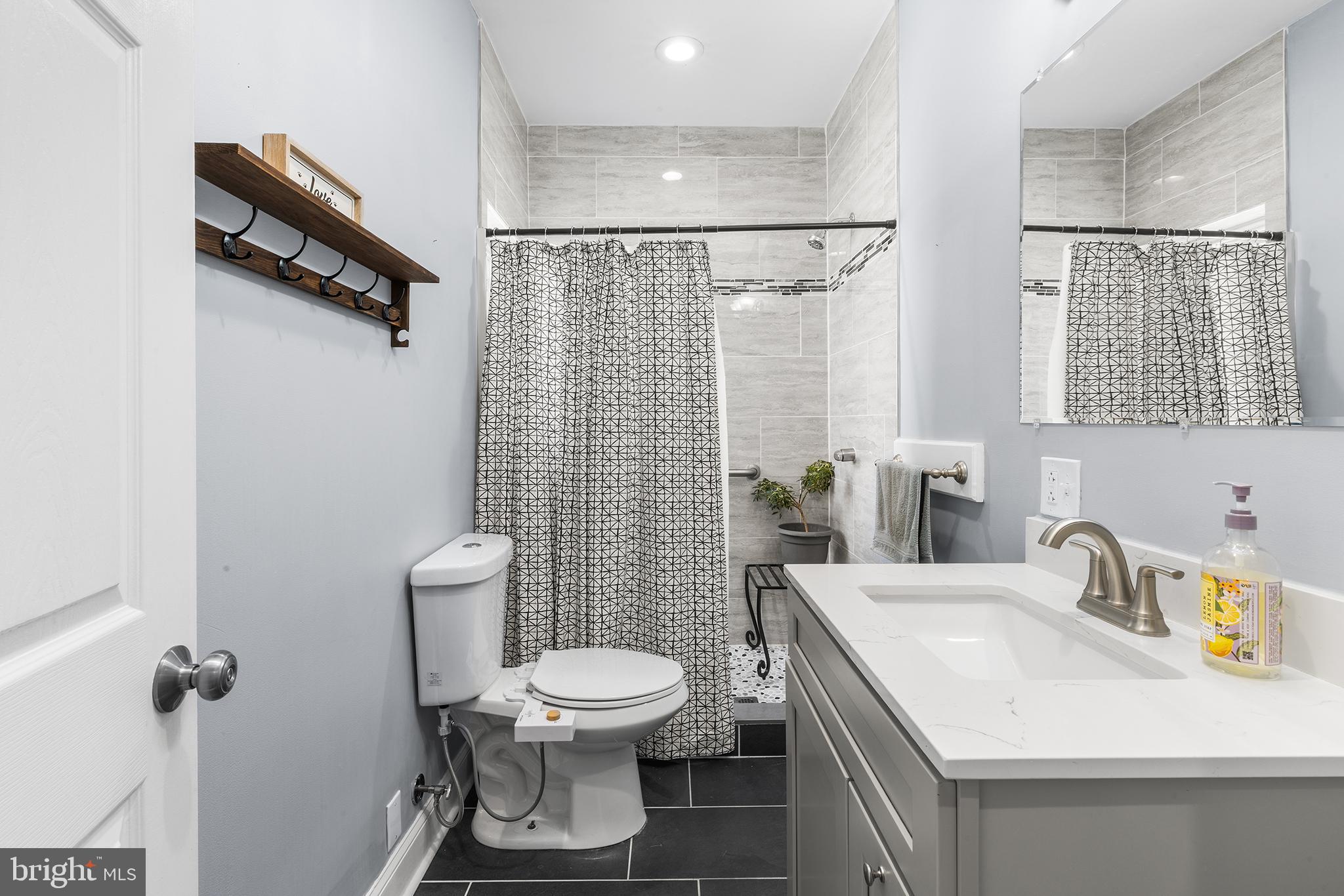 POINT BREEZE - Residential