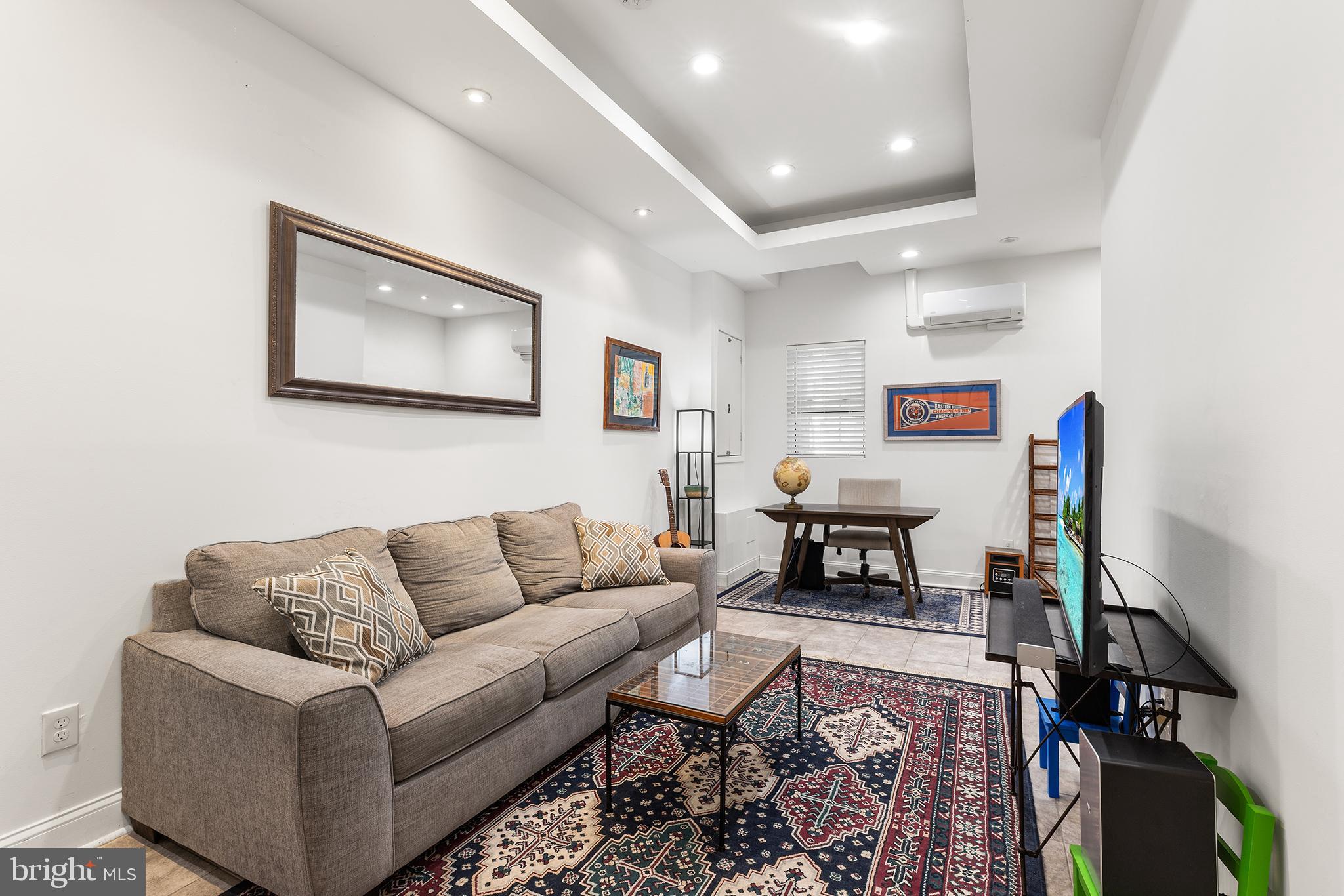 POINT BREEZE - Residential
