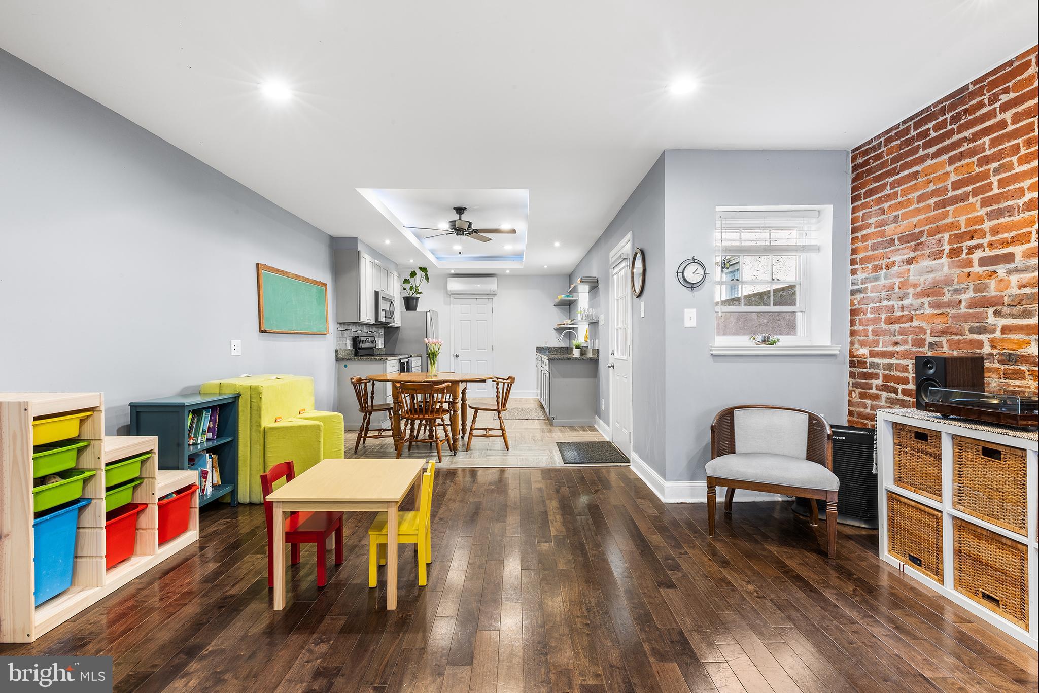 POINT BREEZE - Residential