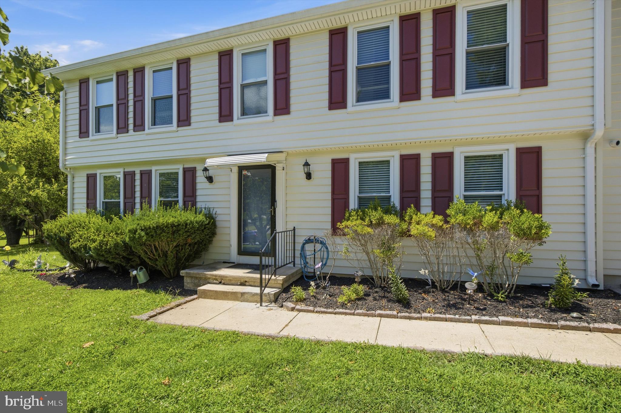 8 SUNNYKING DRIVE