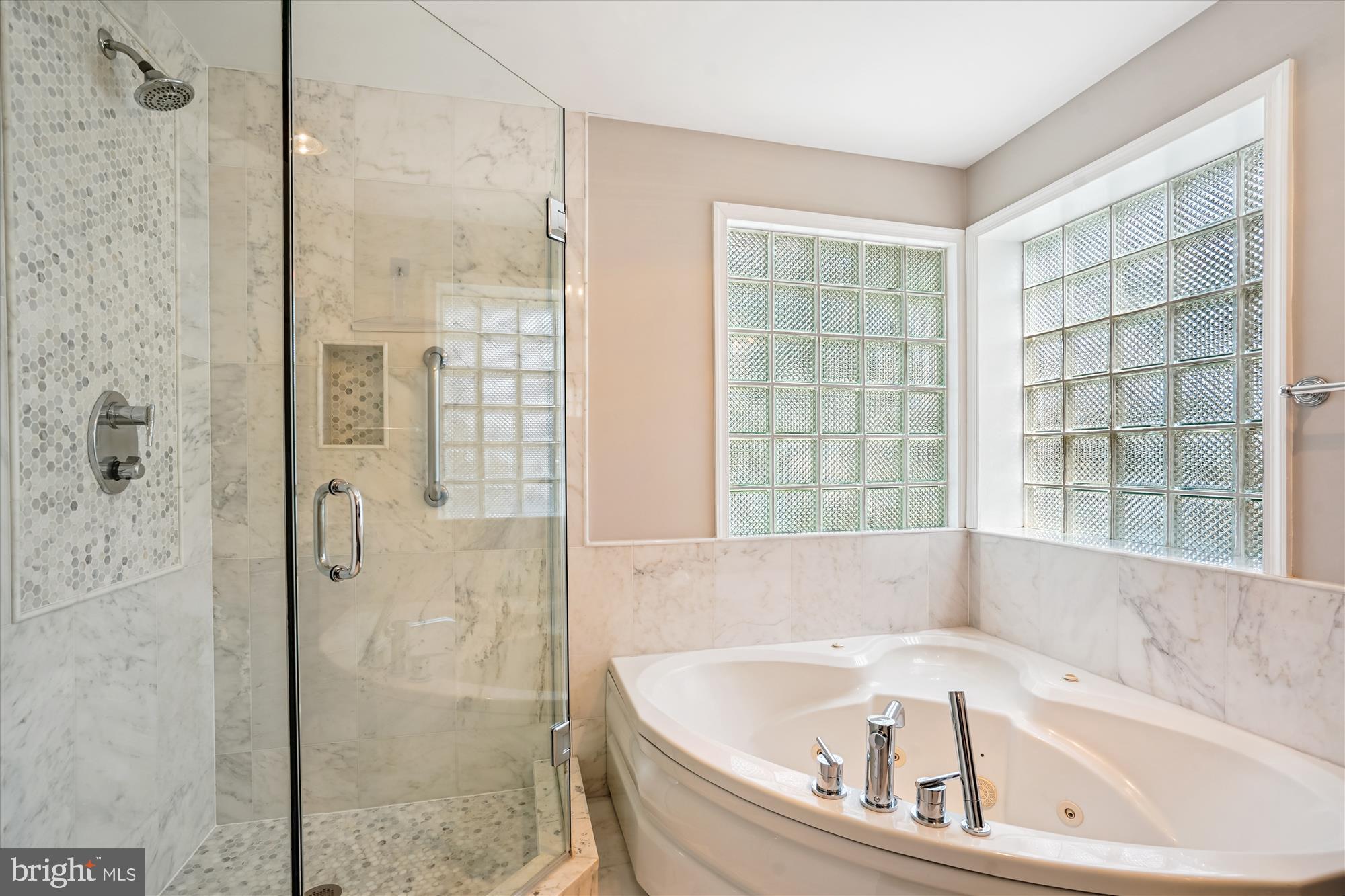 LAKEWOOD ESTATES - Residential