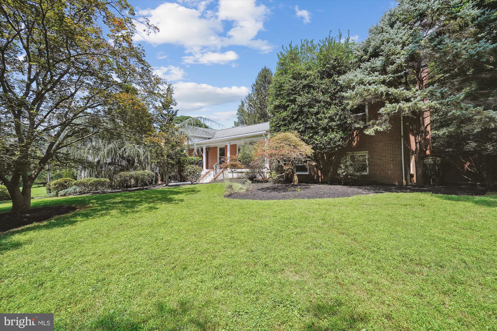 LAKEWOOD ESTATES - Residential