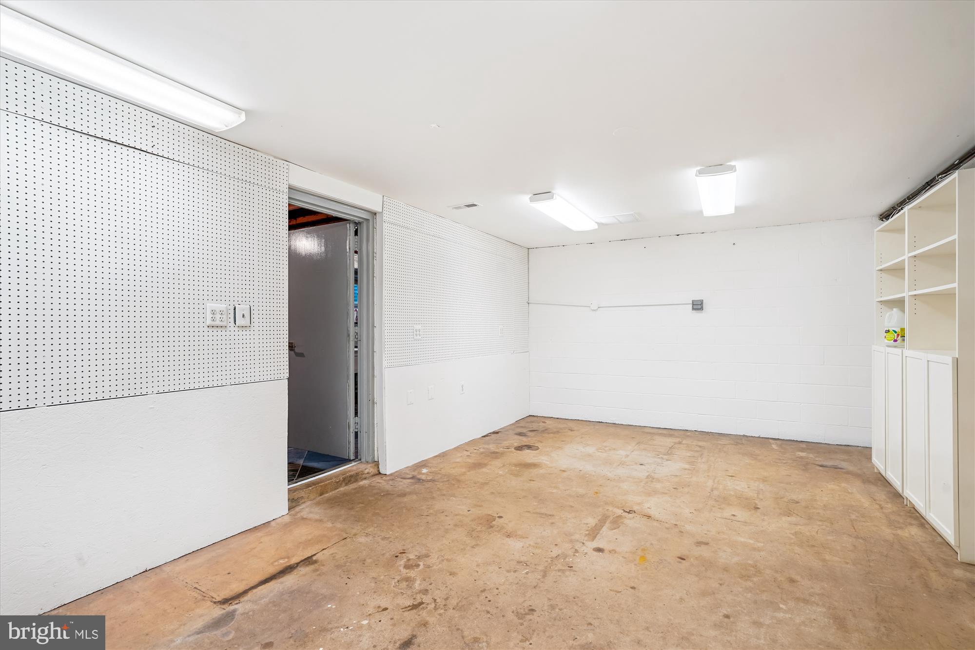 LAKEWOOD ESTATES - Residential