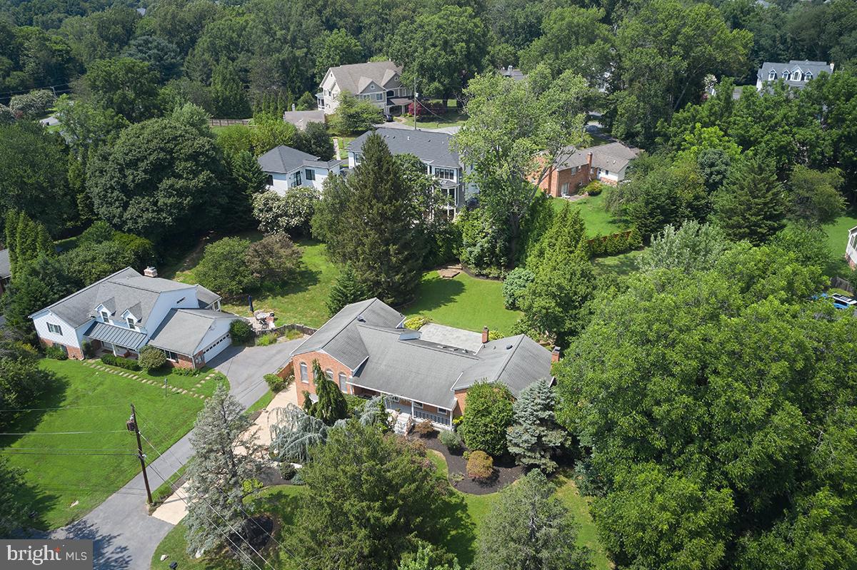 LAKEWOOD ESTATES - Residential