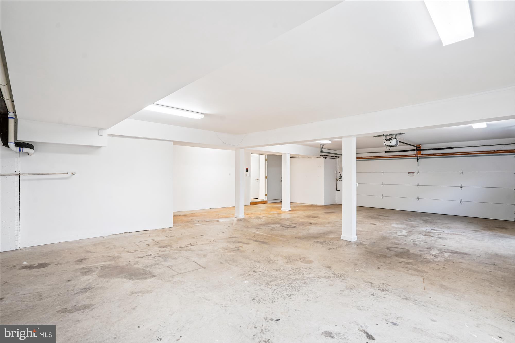 LAKEWOOD ESTATES - Residential