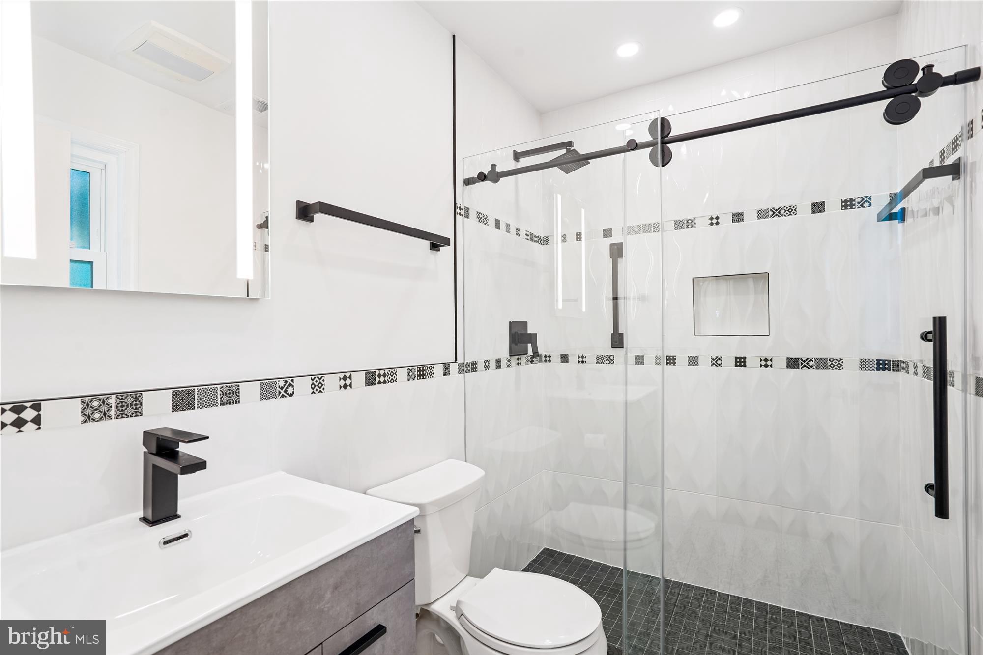 LAKEWOOD ESTATES - Residential