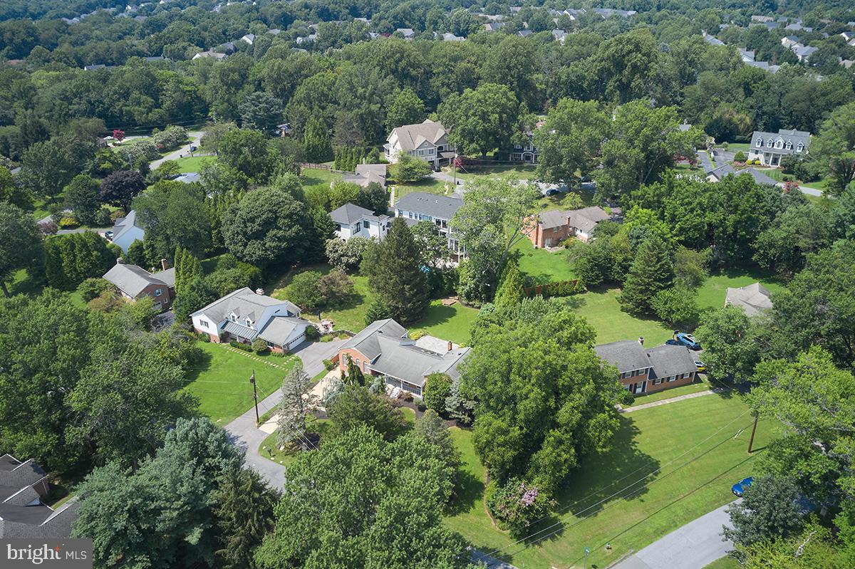 LAKEWOOD ESTATES - Residential