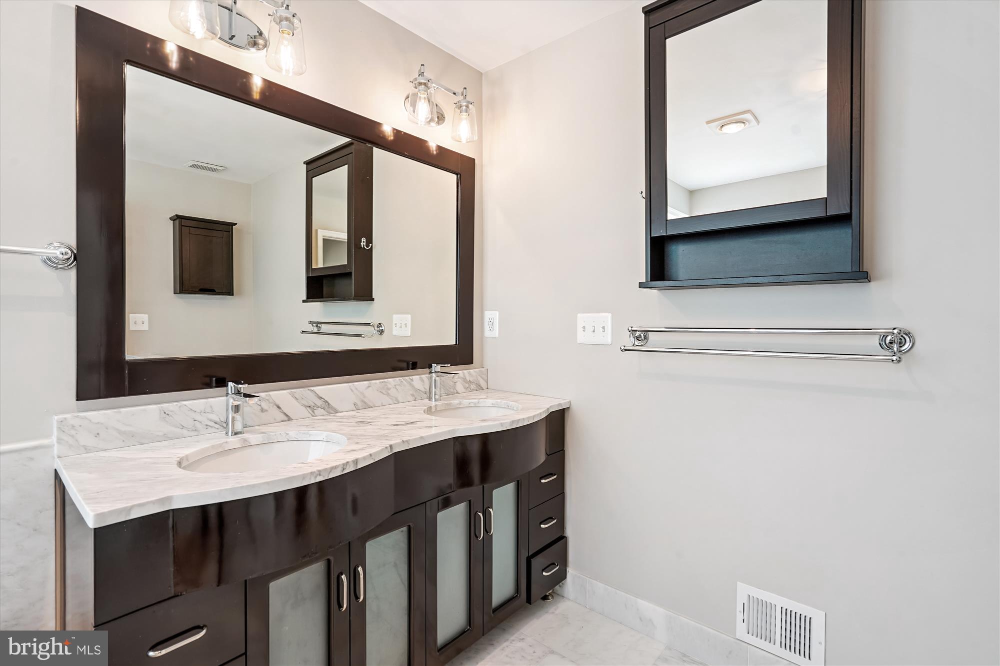 LAKEWOOD ESTATES - Residential