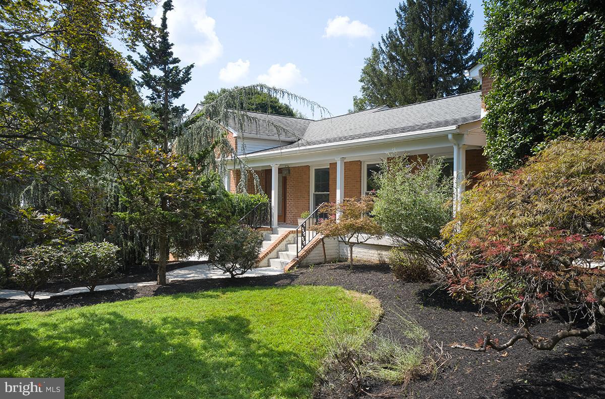 LAKEWOOD ESTATES - Residential