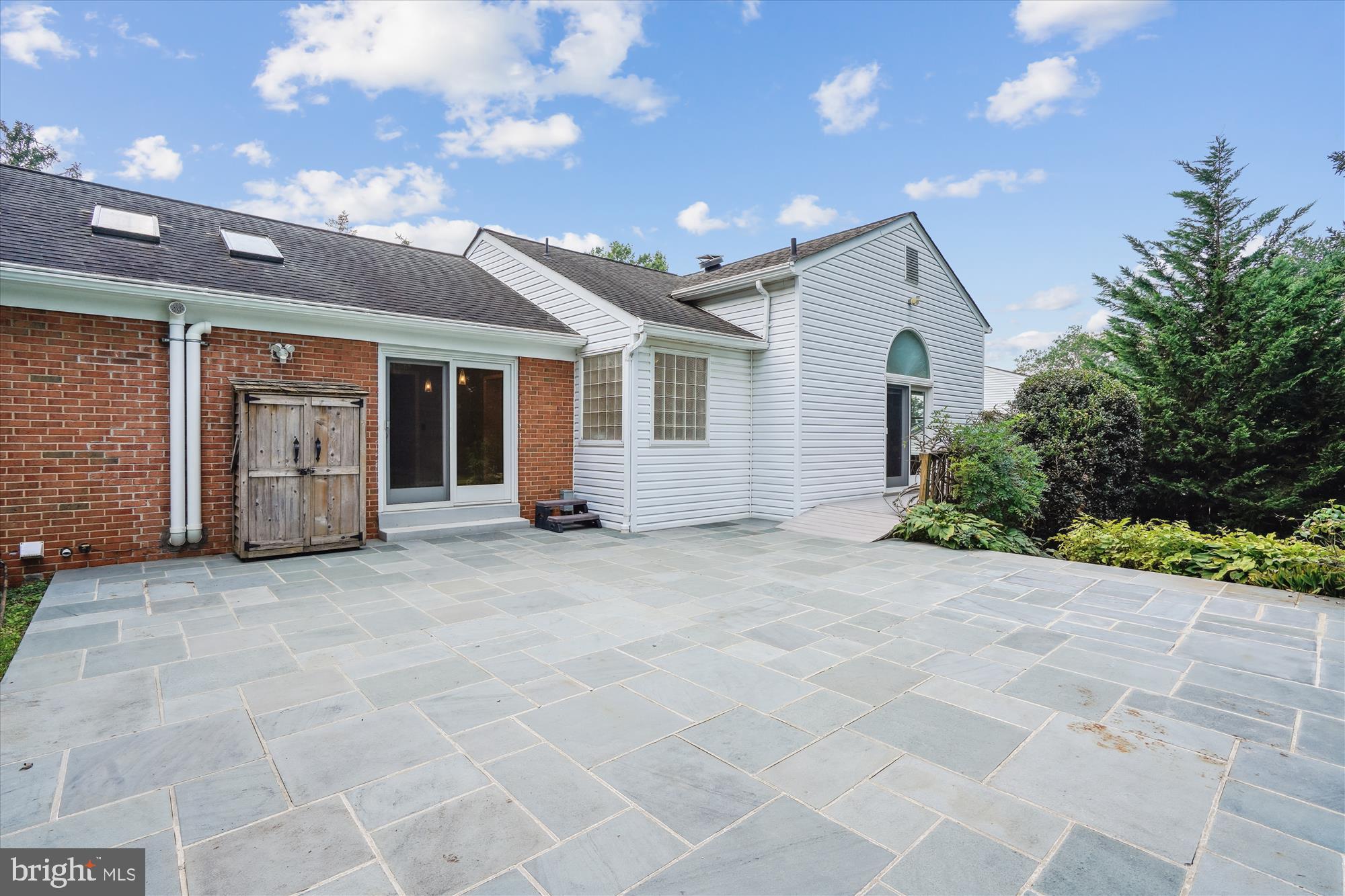 LAKEWOOD ESTATES - Residential