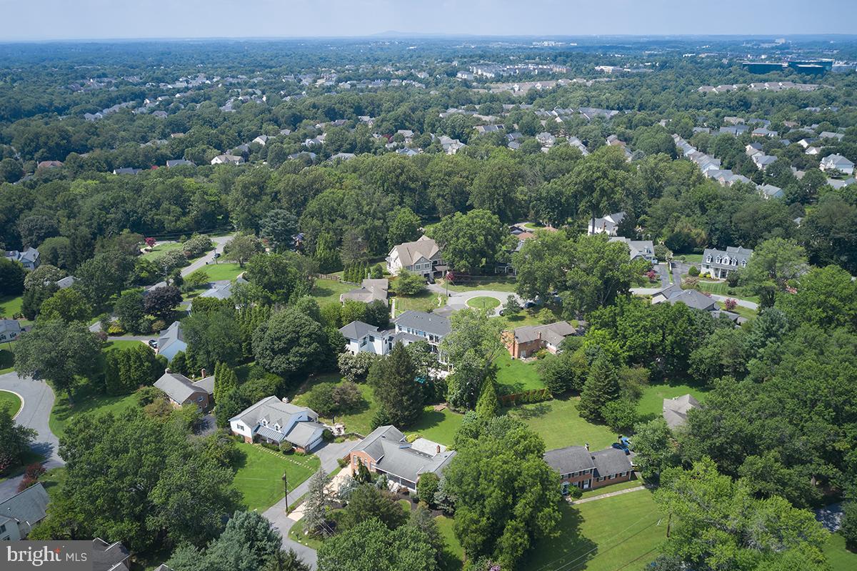 LAKEWOOD ESTATES - Residential