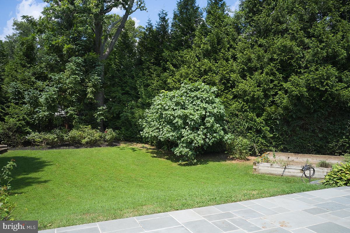 LAKEWOOD ESTATES - Residential