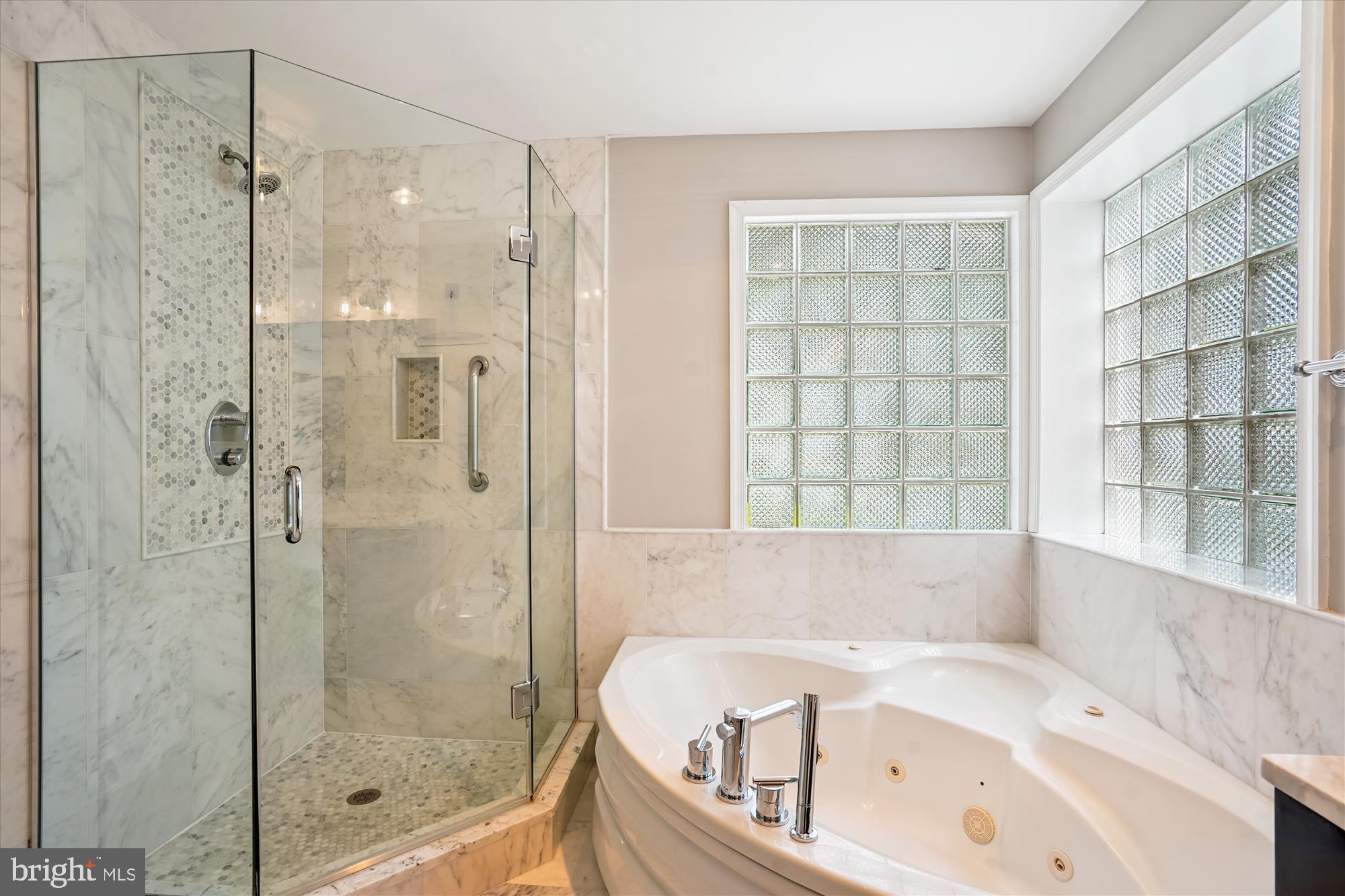 LAKEWOOD ESTATES - Residential