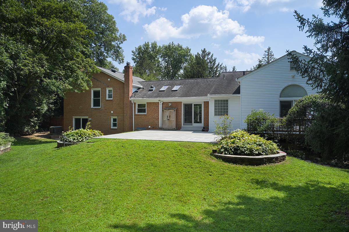 LAKEWOOD ESTATES - Residential