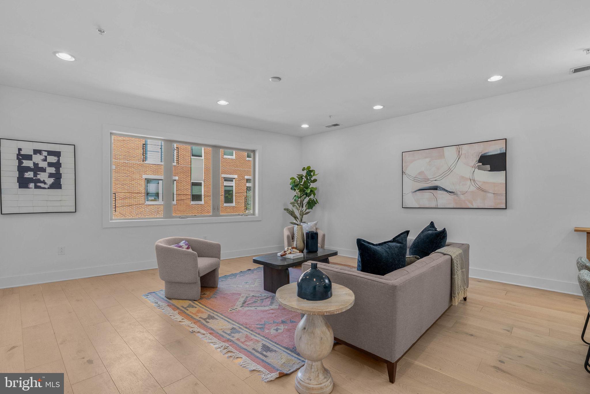 808A MONTROSE STREET