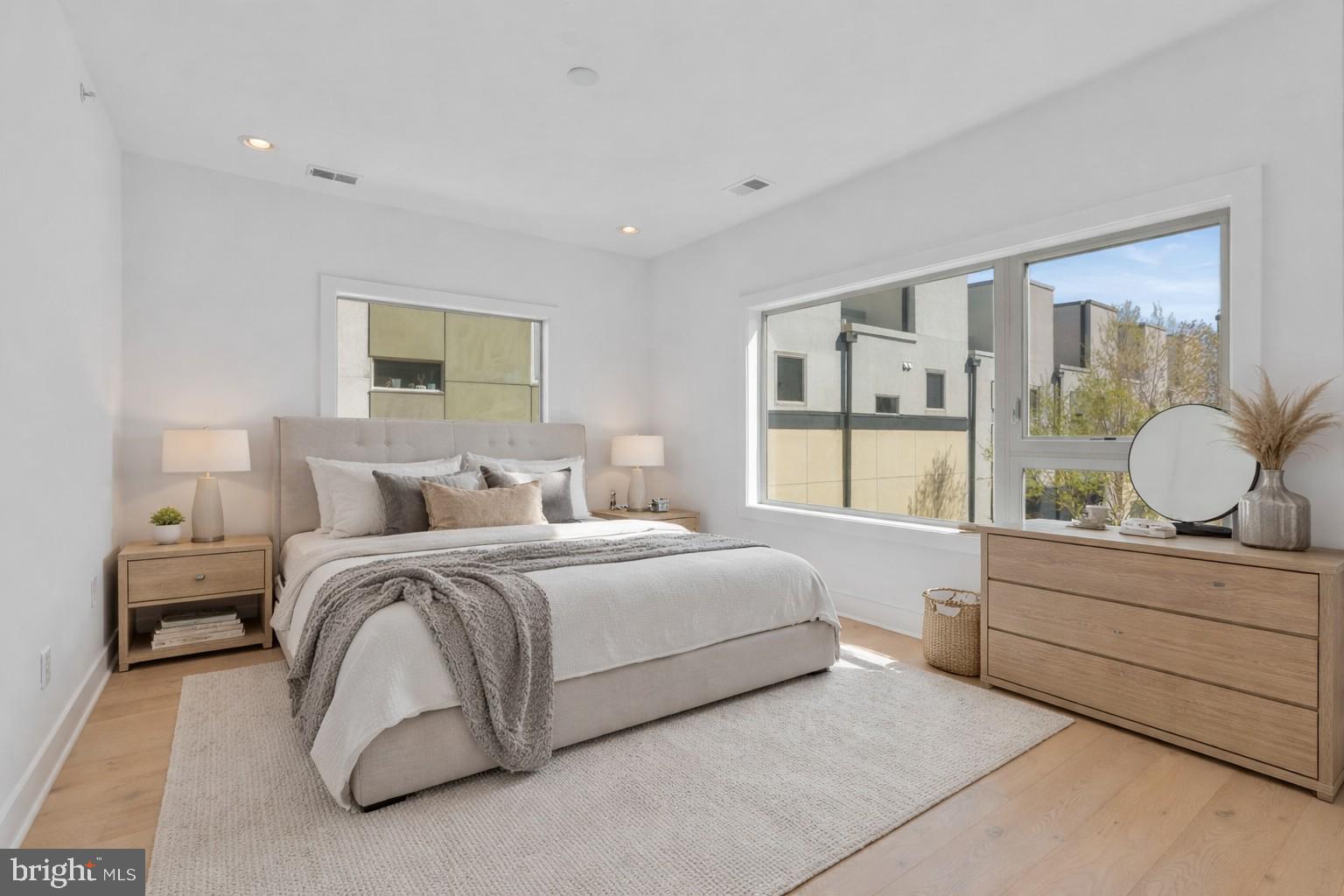 BELLA VISTA - Residential