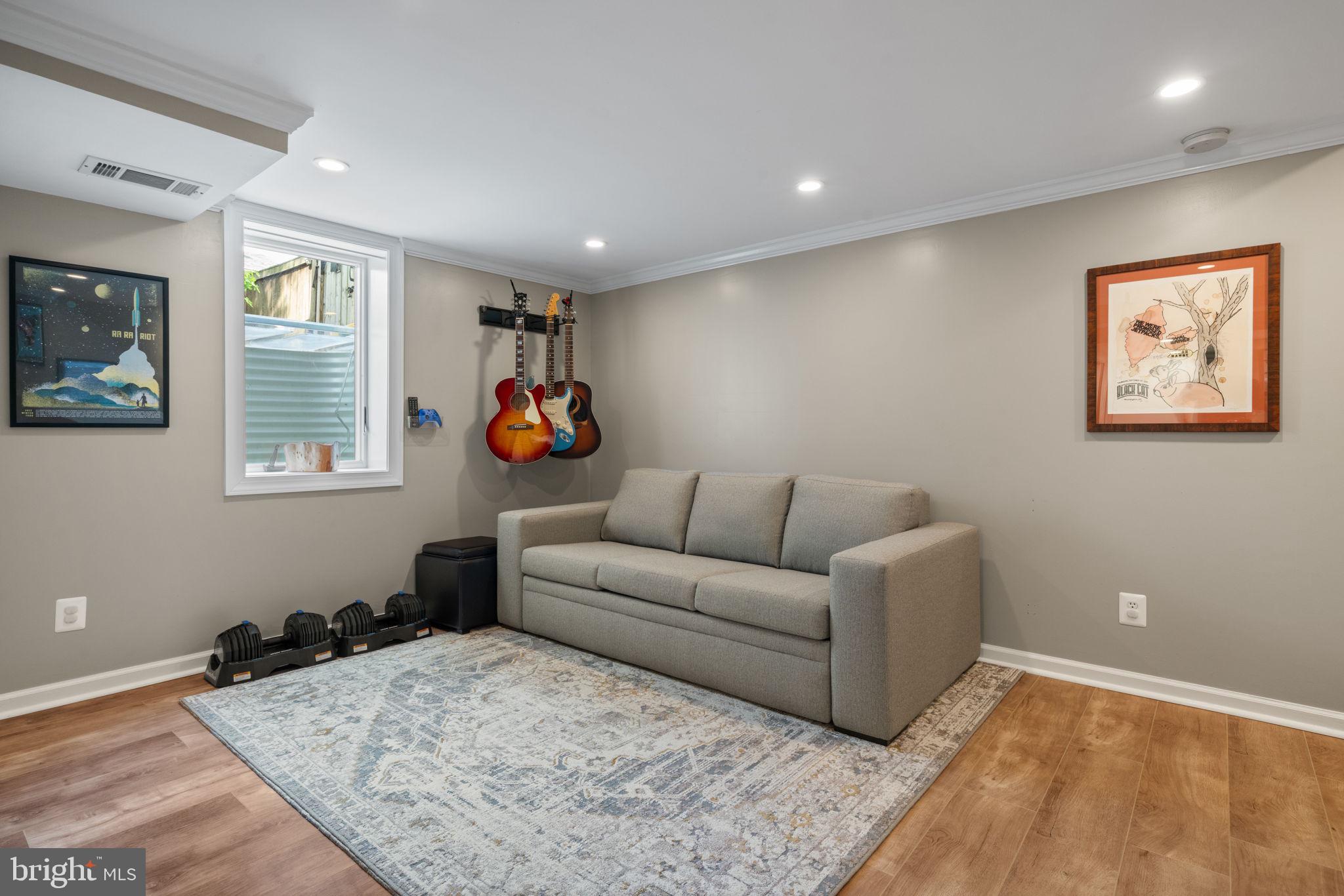 JEFFERSON MANOR - Residential