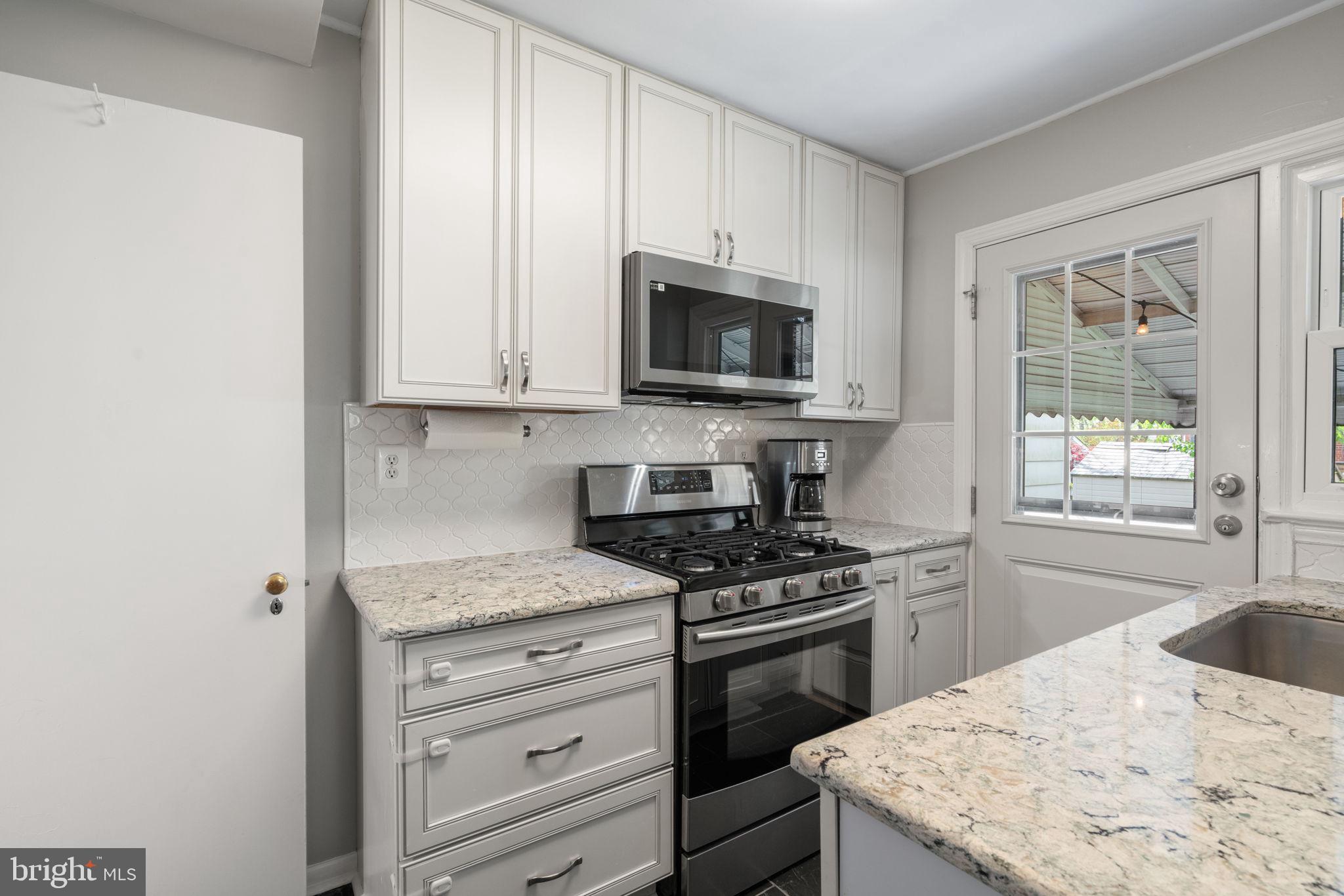 JEFFERSON MANOR - Residential