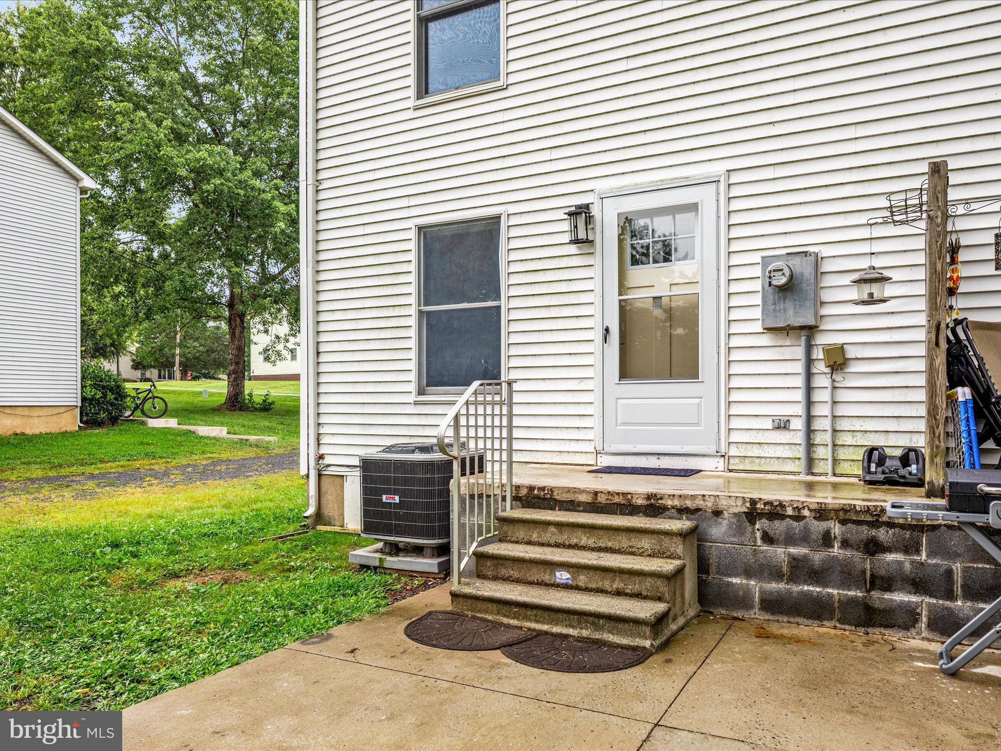 MRS H L STINNETT - Residential Lease