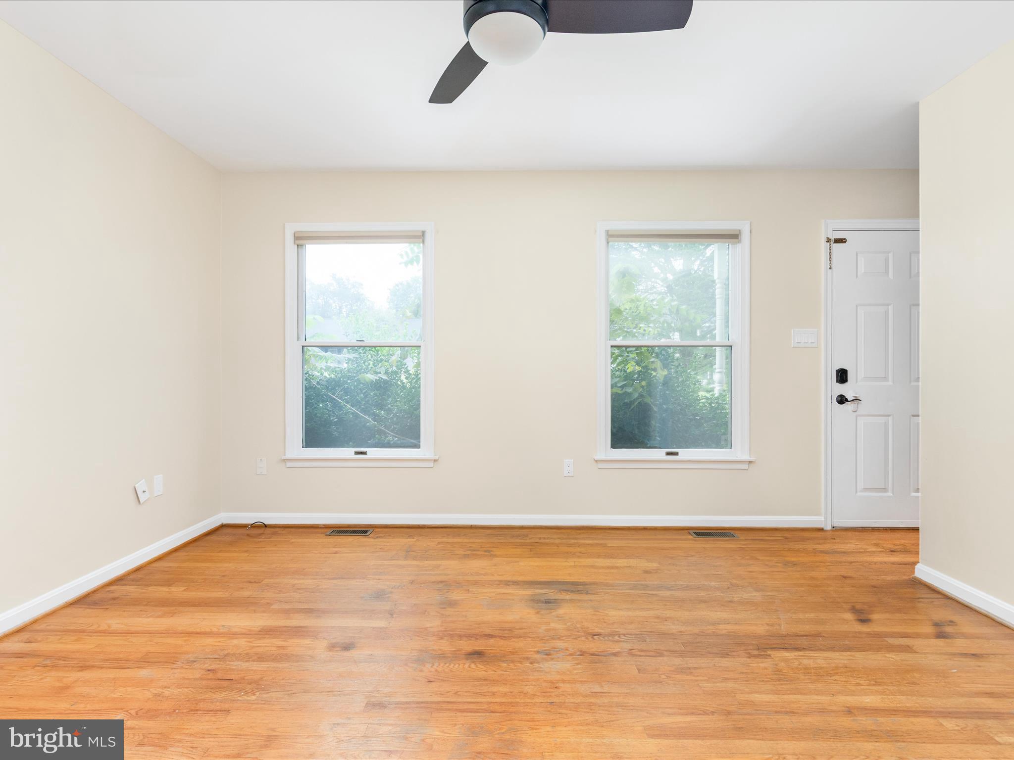 MRS H L STINNETT - Residential Lease