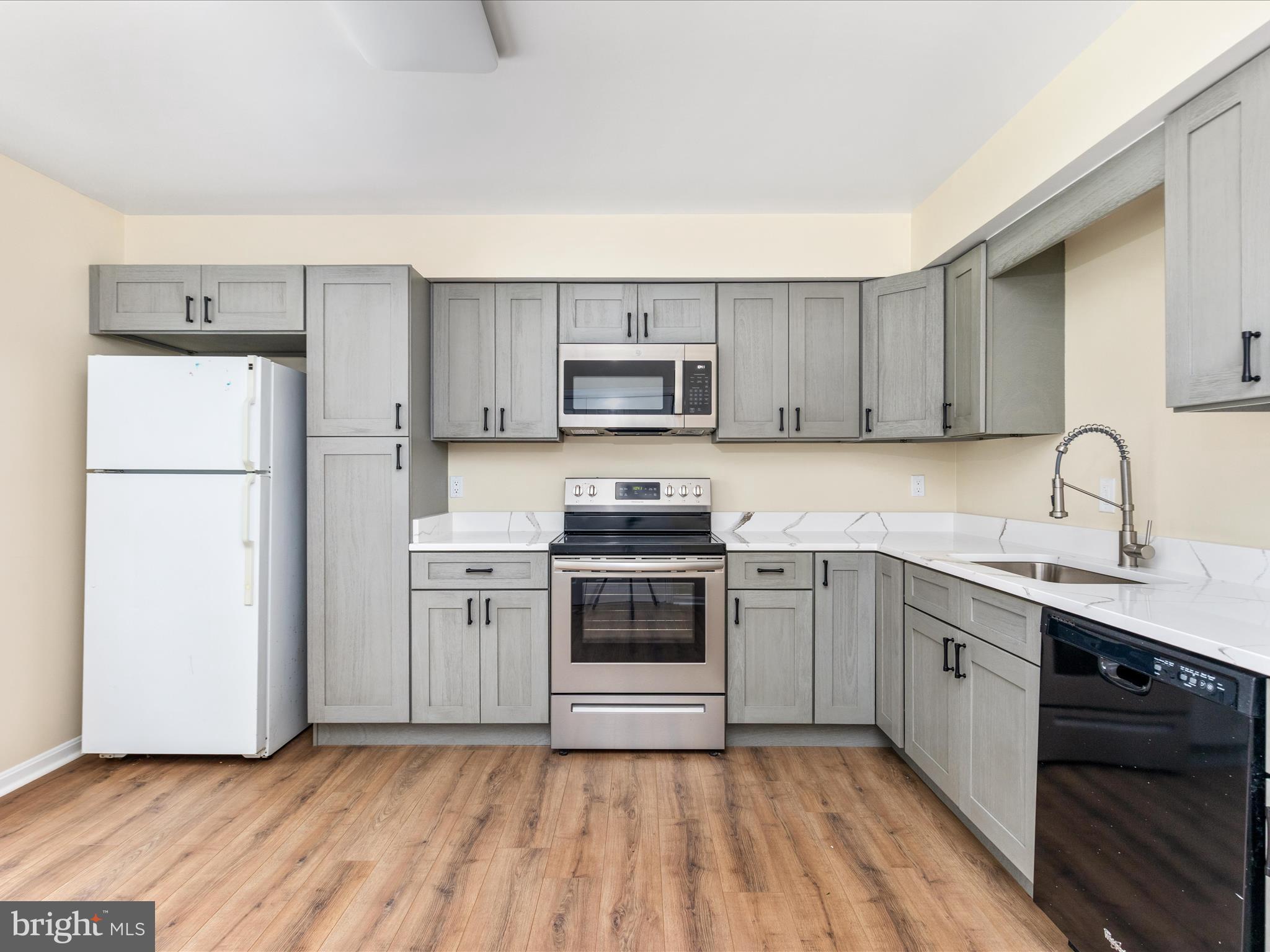 MRS H L STINNETT - Residential Lease