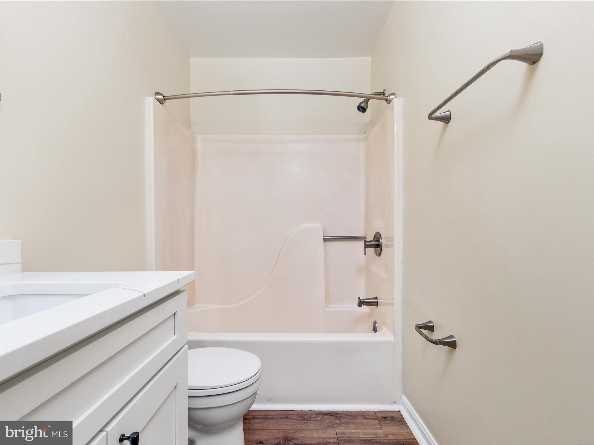 MRS H L STINNETT - Residential Lease