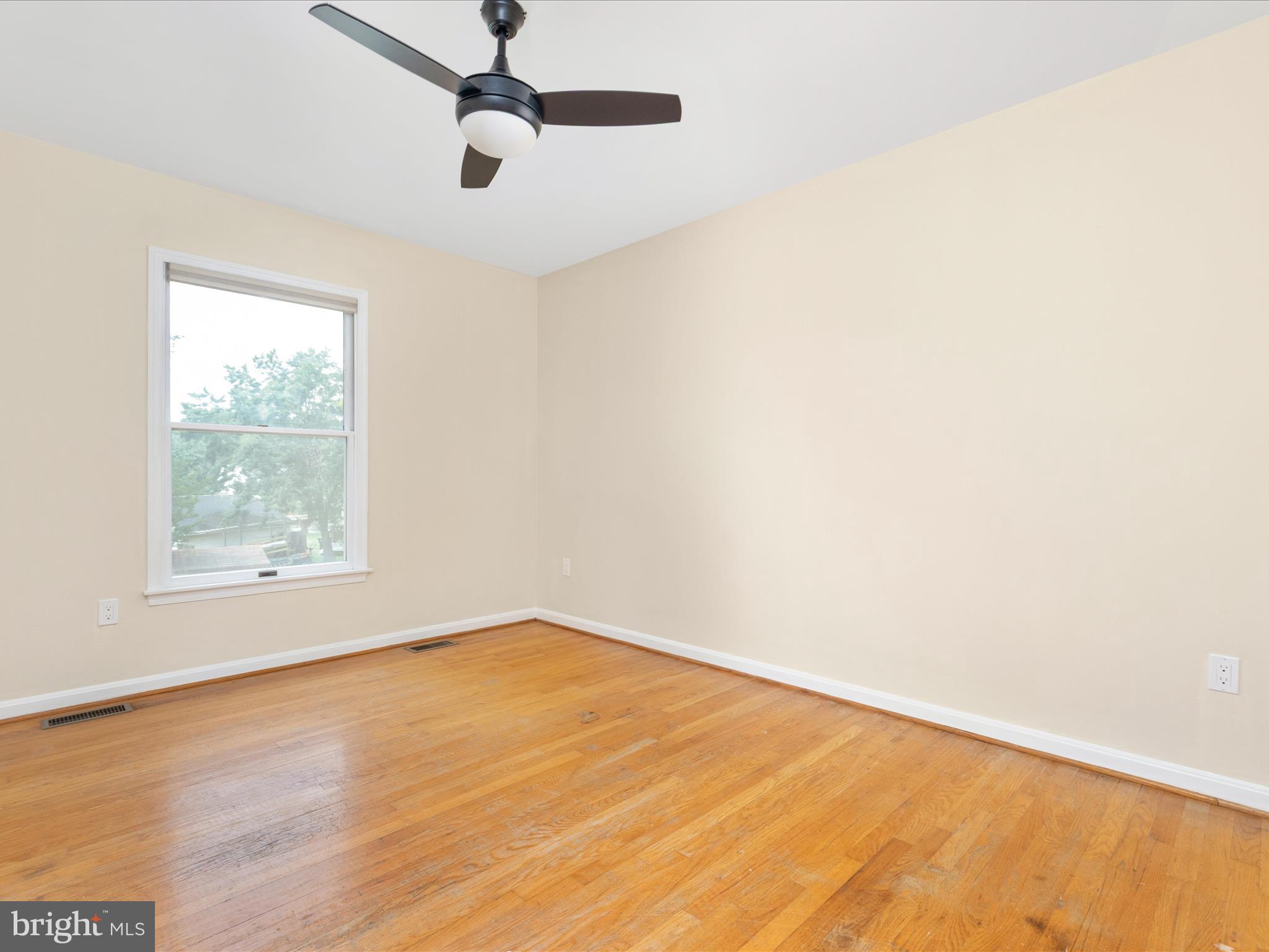 MRS H L STINNETT - Residential Lease