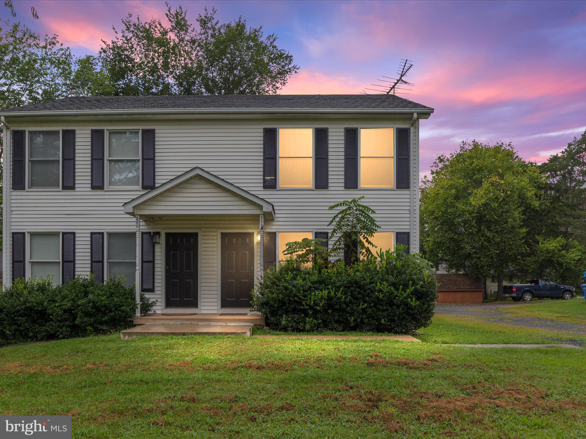 MRS H L STINNETT - Residential Lease