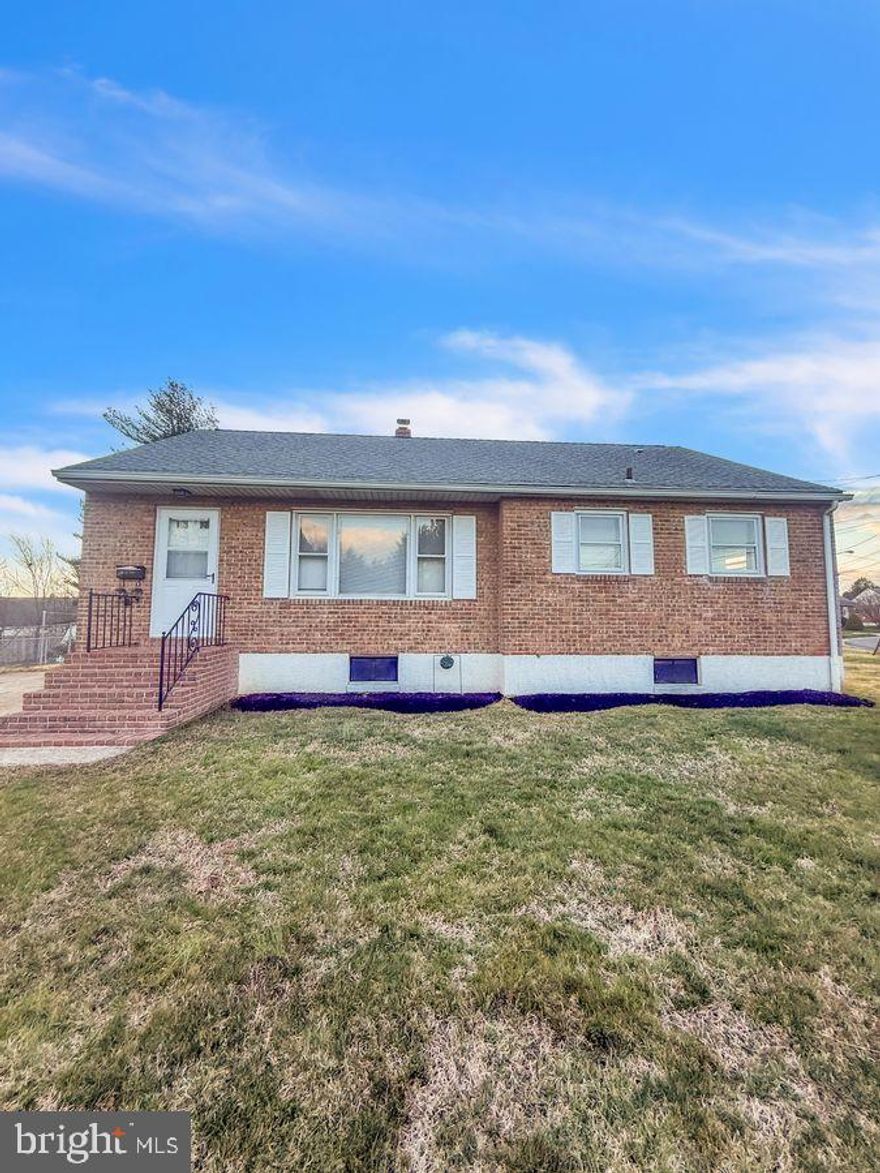 Semi-updated charmer with GOOD BONES! 3 beds and 1 bathroom with hardwood flooring on the main level and a finished basement adding a ton of square footage downstairs. Reasonably priced this home is ready to fly off the shelf. Book your showing today!

MULTIPLE OFFERS RECEIVED. DEADLINE SET FOR HIGHEST AND BEST FRIDAY 3/27 at 5 pm.