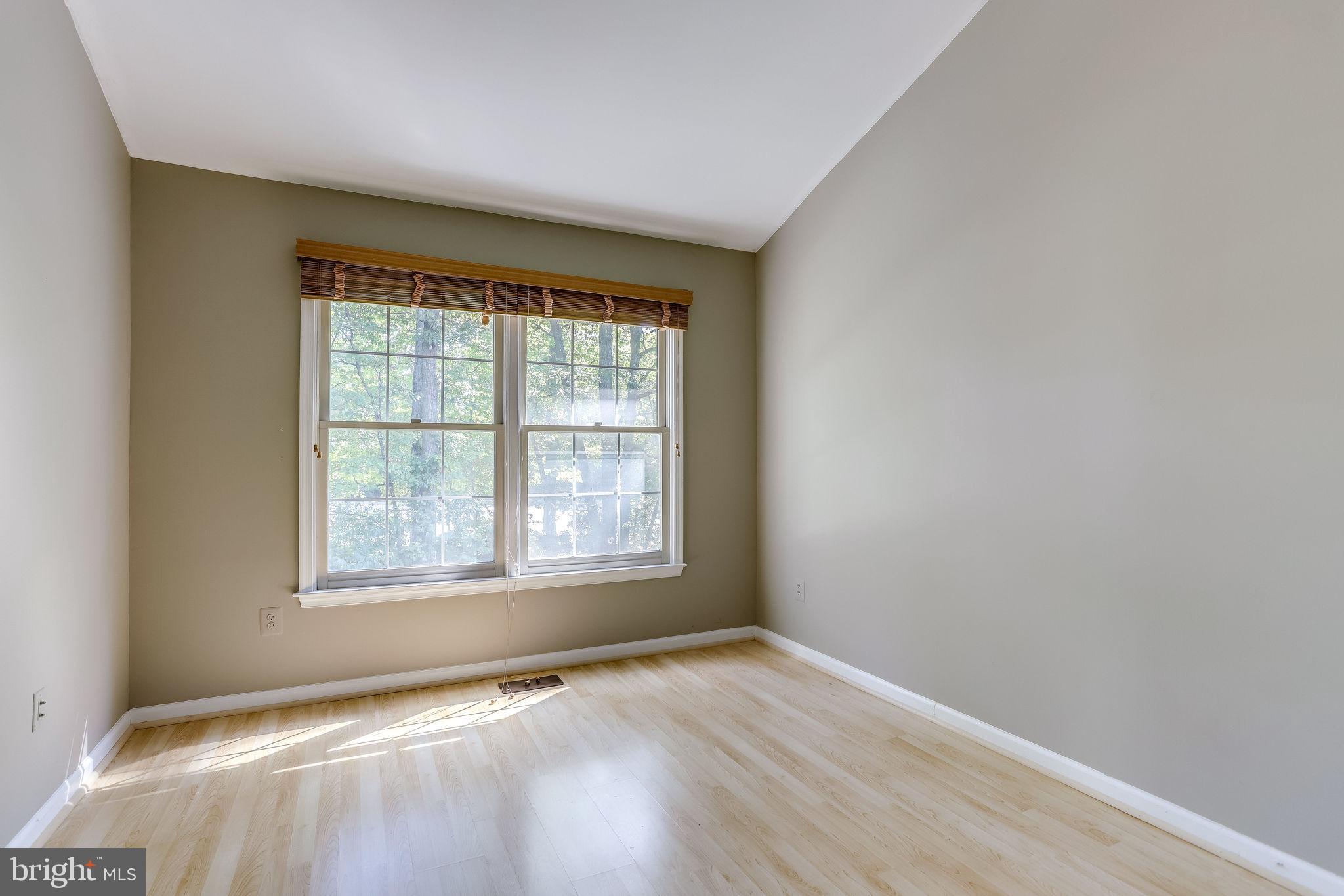 HALSTEAD GLEN - Residential Lease