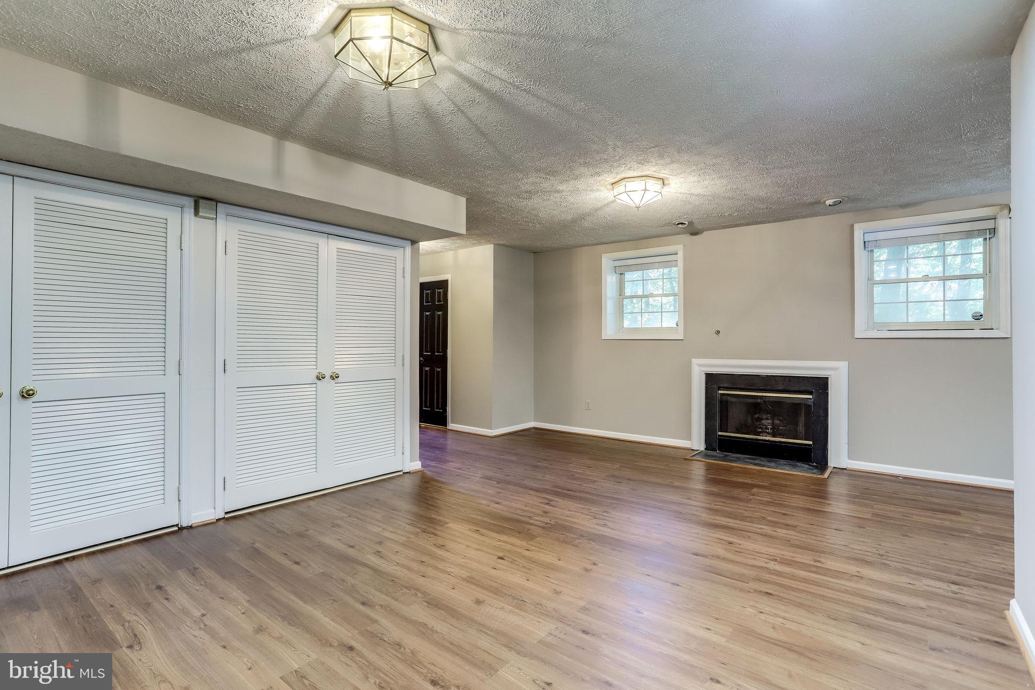 HALSTEAD GLEN - Residential Lease