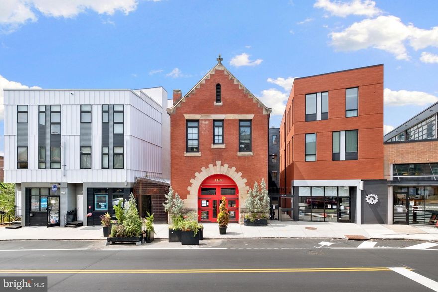 Landmark, fully equipped restaurant available for lease in Fishtown. Unbeatable location, iconic facade, dedicated outdoor space, and all FF&E make this an unbeatable opportunity for any high quality operator.

NNN lease.