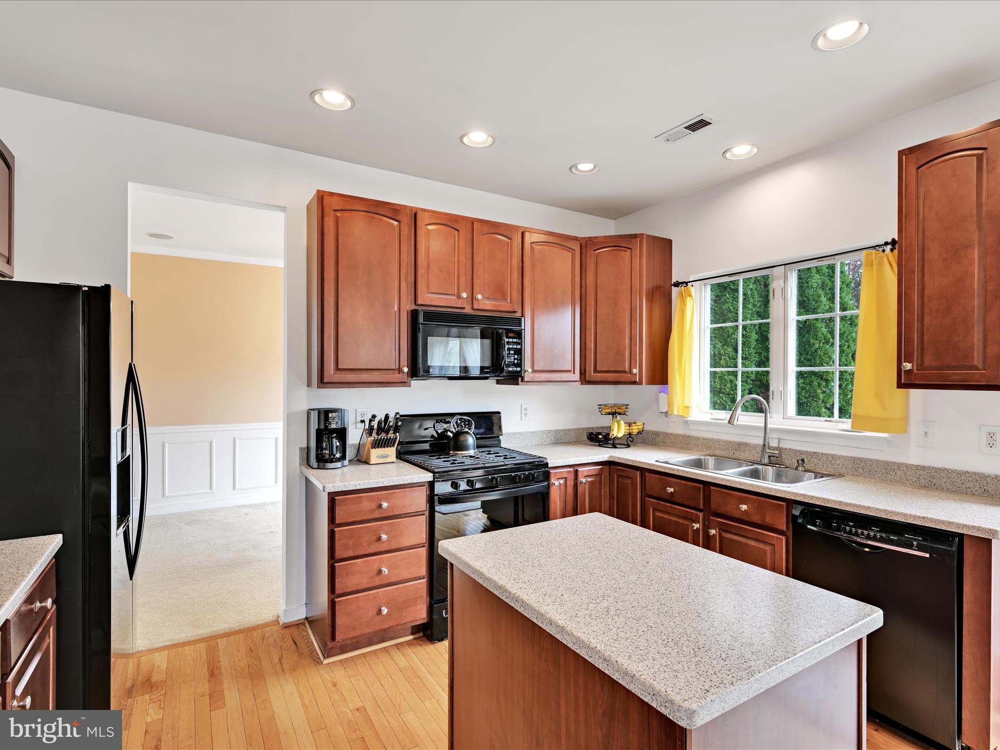 LOGANS RESERVE - Residential