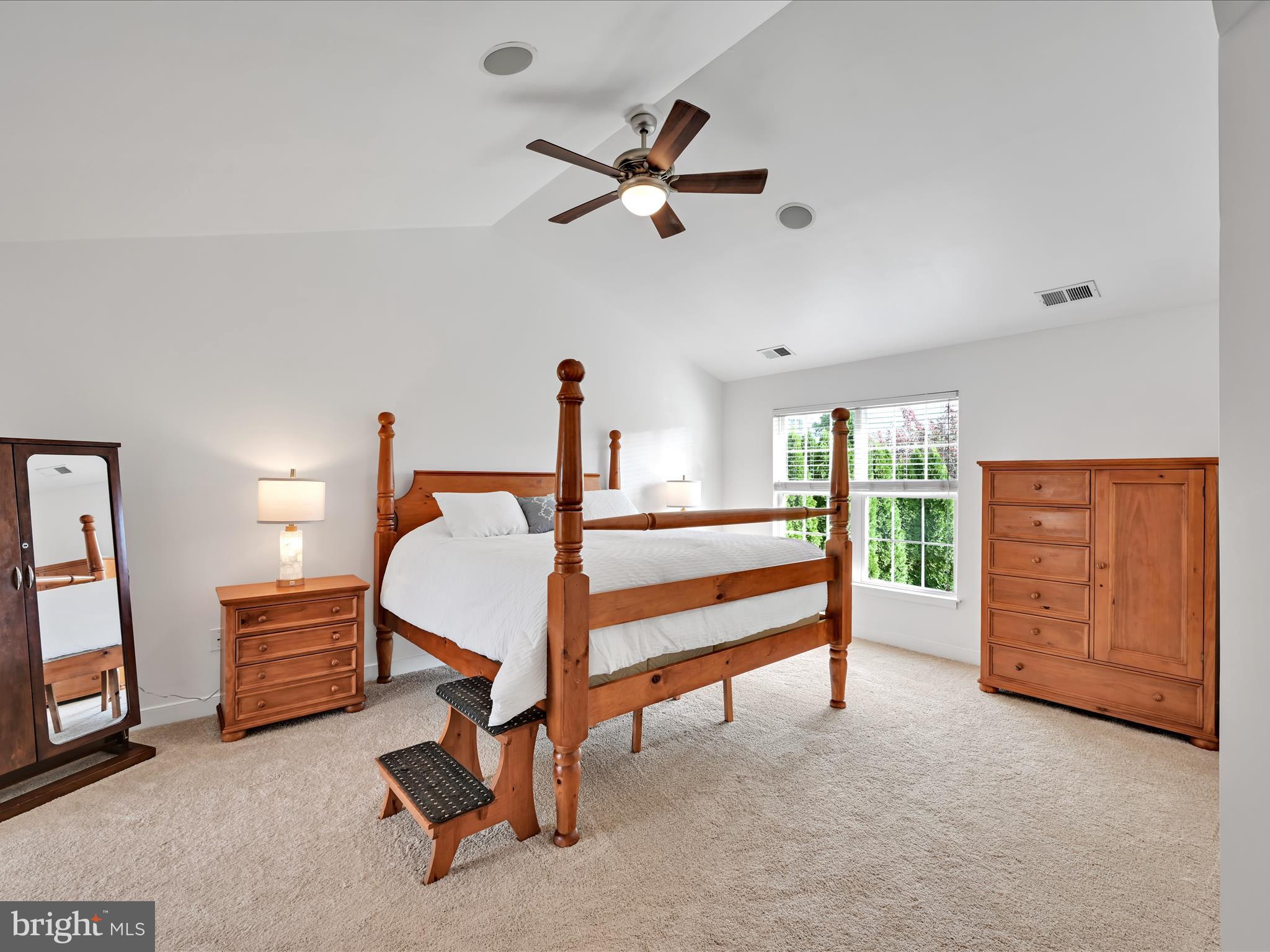 LOGANS RESERVE - Residential