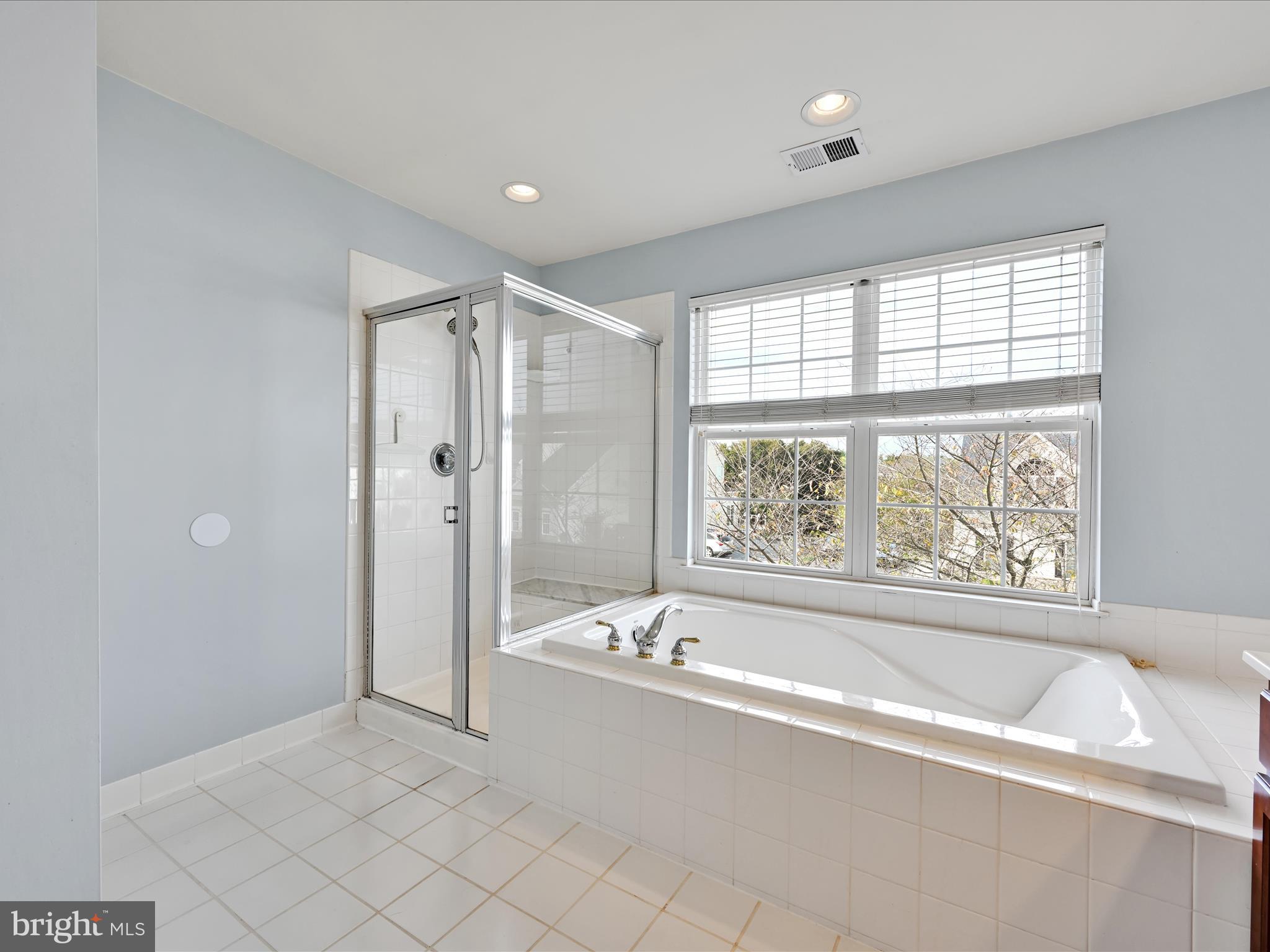 LOGANS RESERVE - Residential