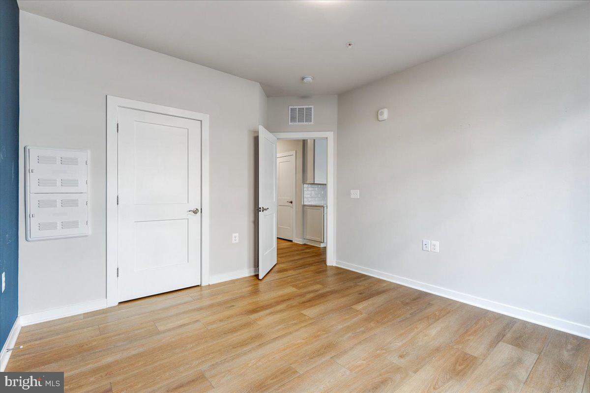 TALL OAKS - Residential Lease