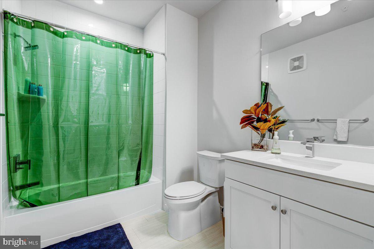 TALL OAKS - Residential Lease