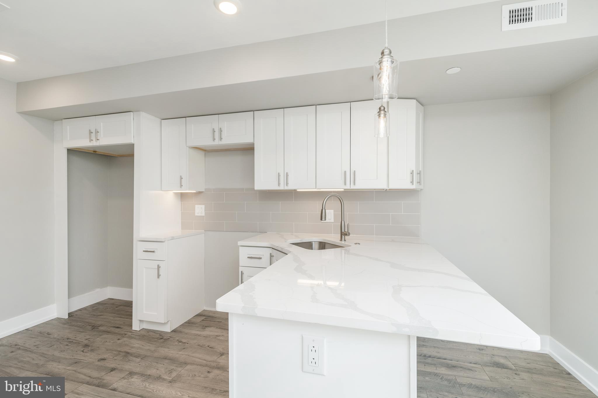 TEMPLE UNIVERSITY - Residential Lease