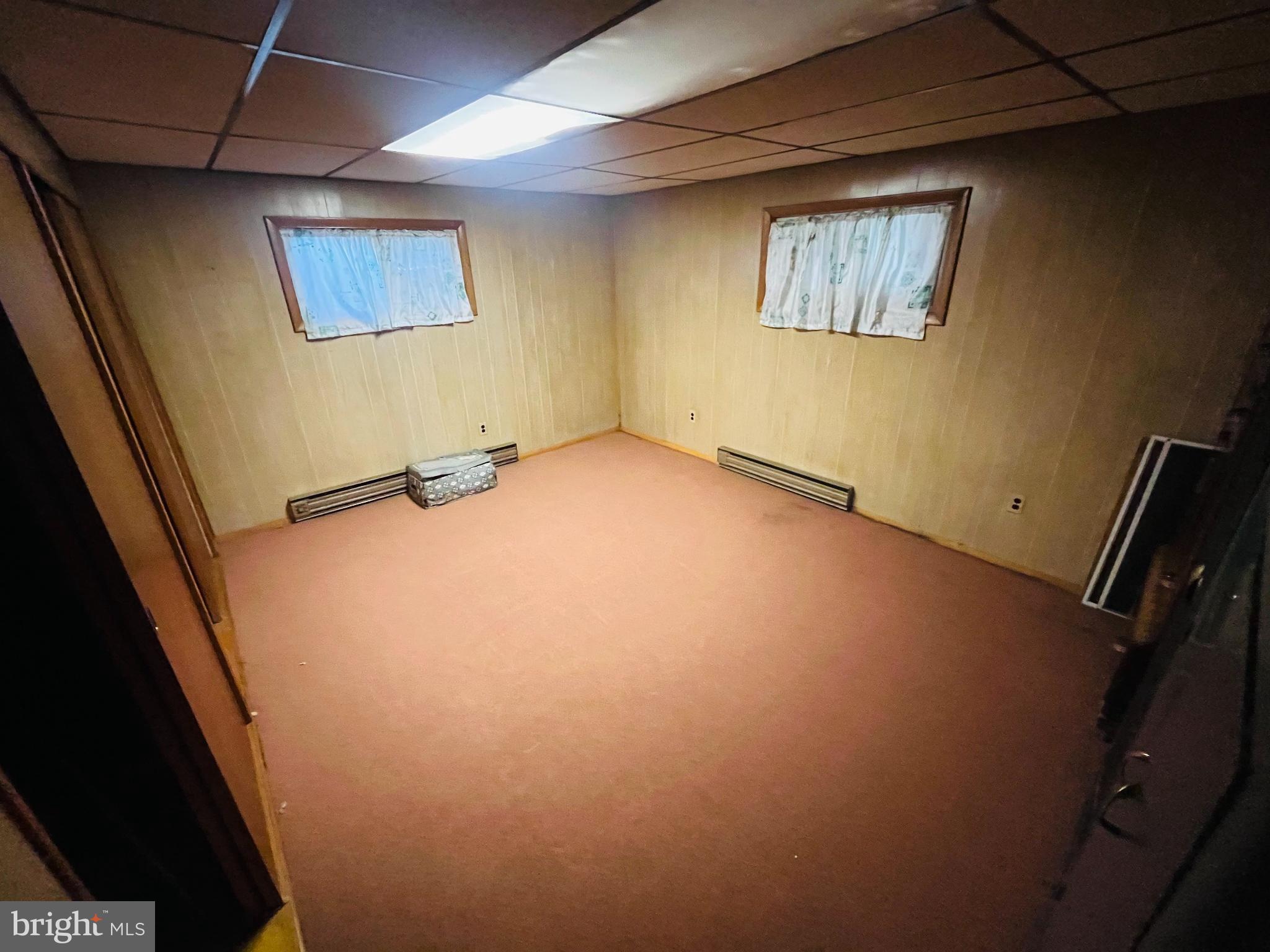 COUNTRY CLUB MANOR - Residential