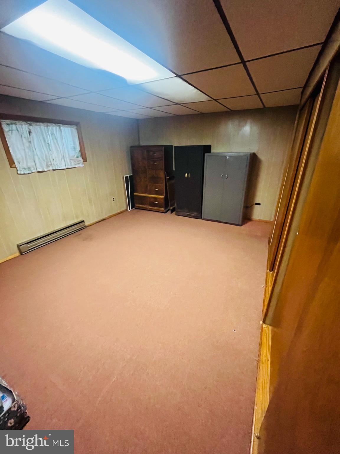 COUNTRY CLUB MANOR - Residential