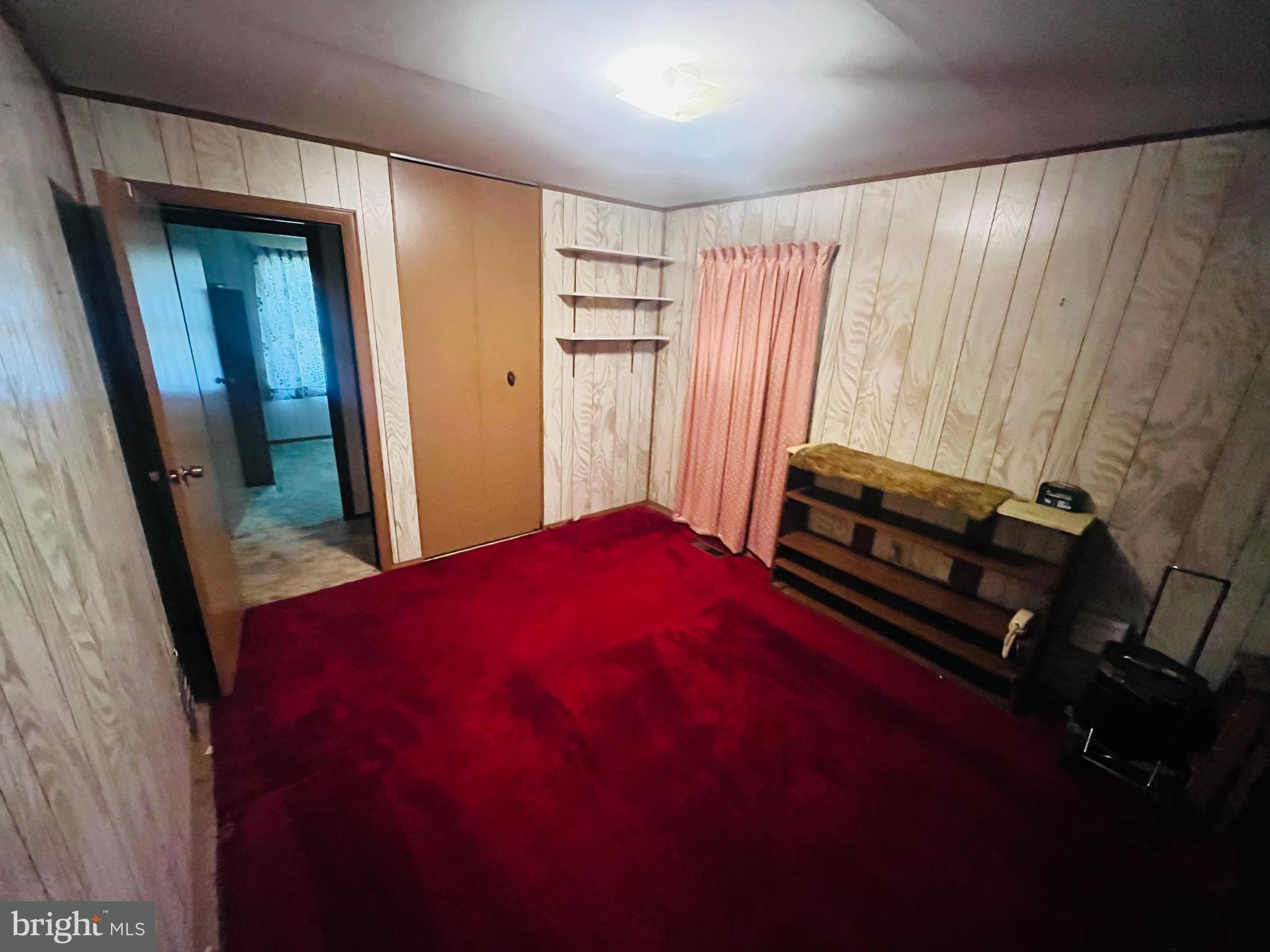 COUNTRY CLUB MANOR - Residential