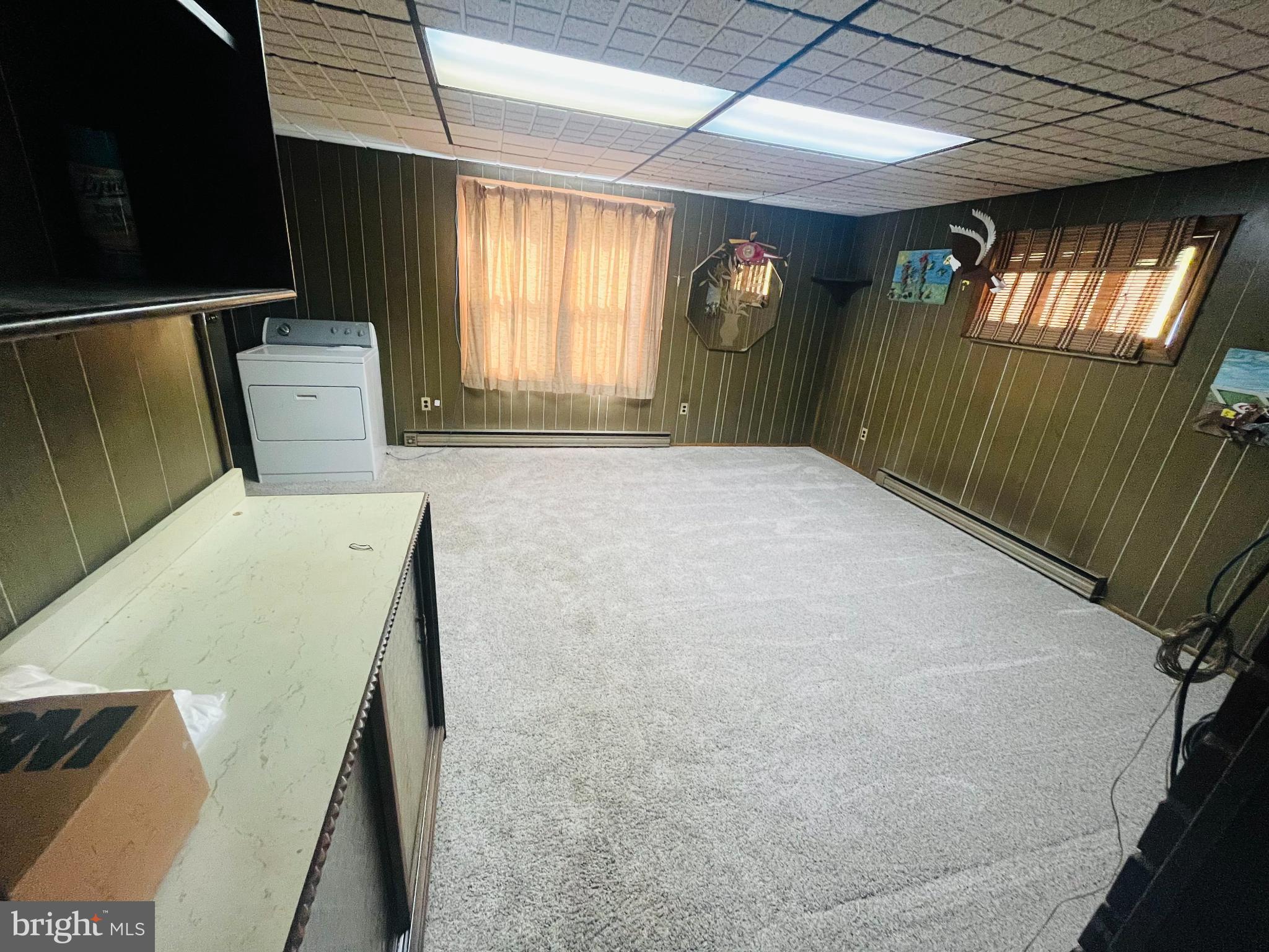 COUNTRY CLUB MANOR - Residential