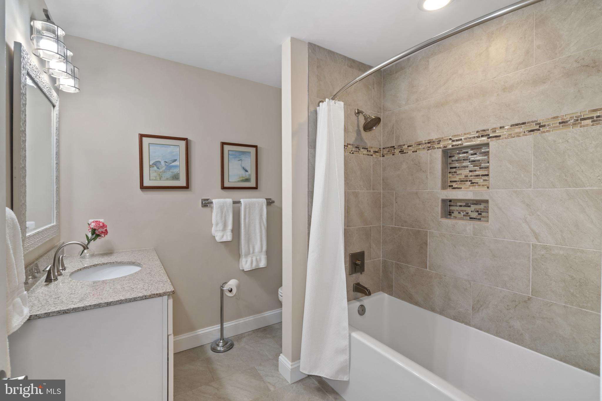 GOVERNOR GRASON MANOR - Residential