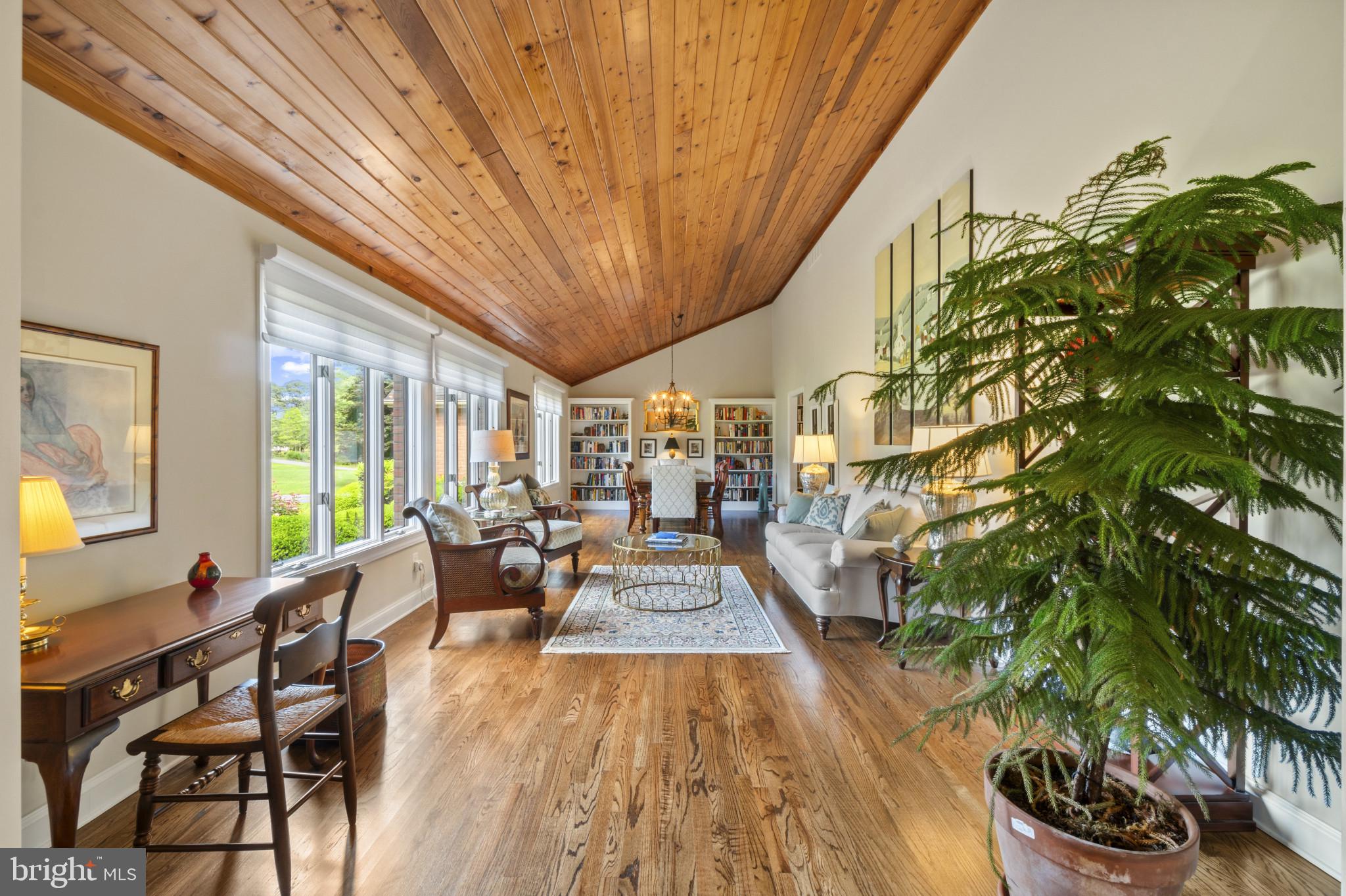 GOVERNOR GRASON MANOR - Residential