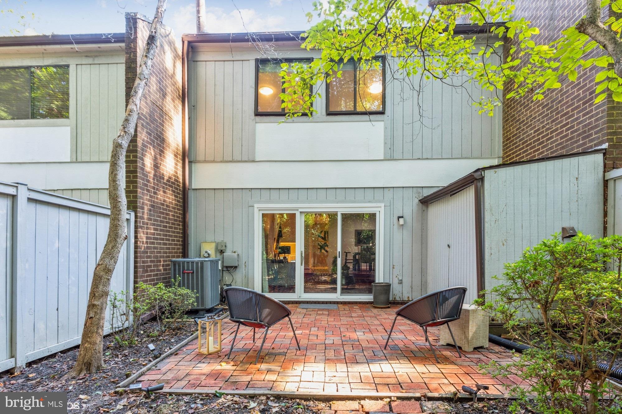 RESTON - Residential