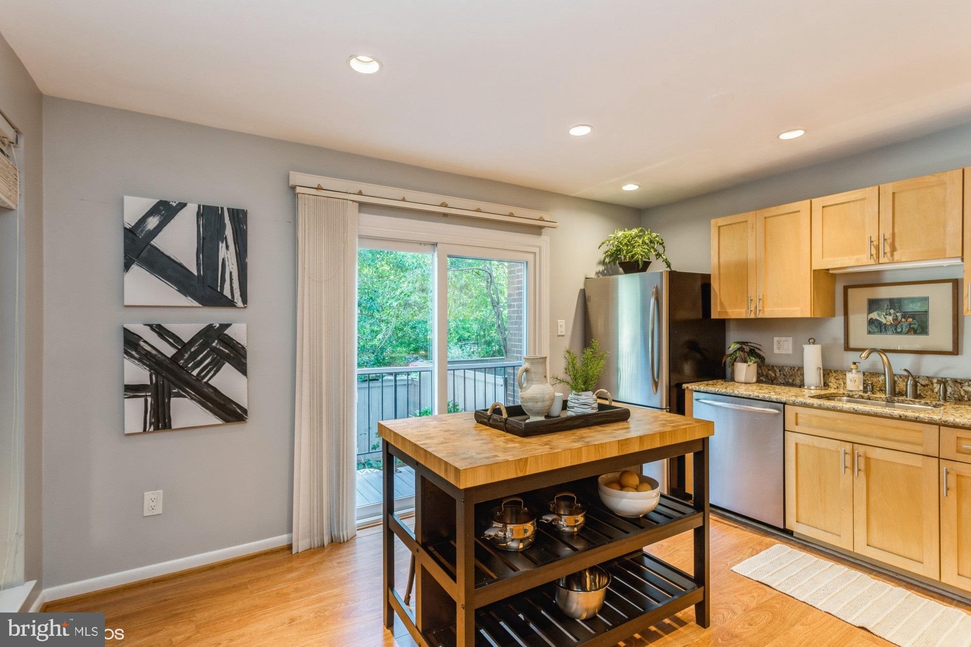 RESTON - Residential