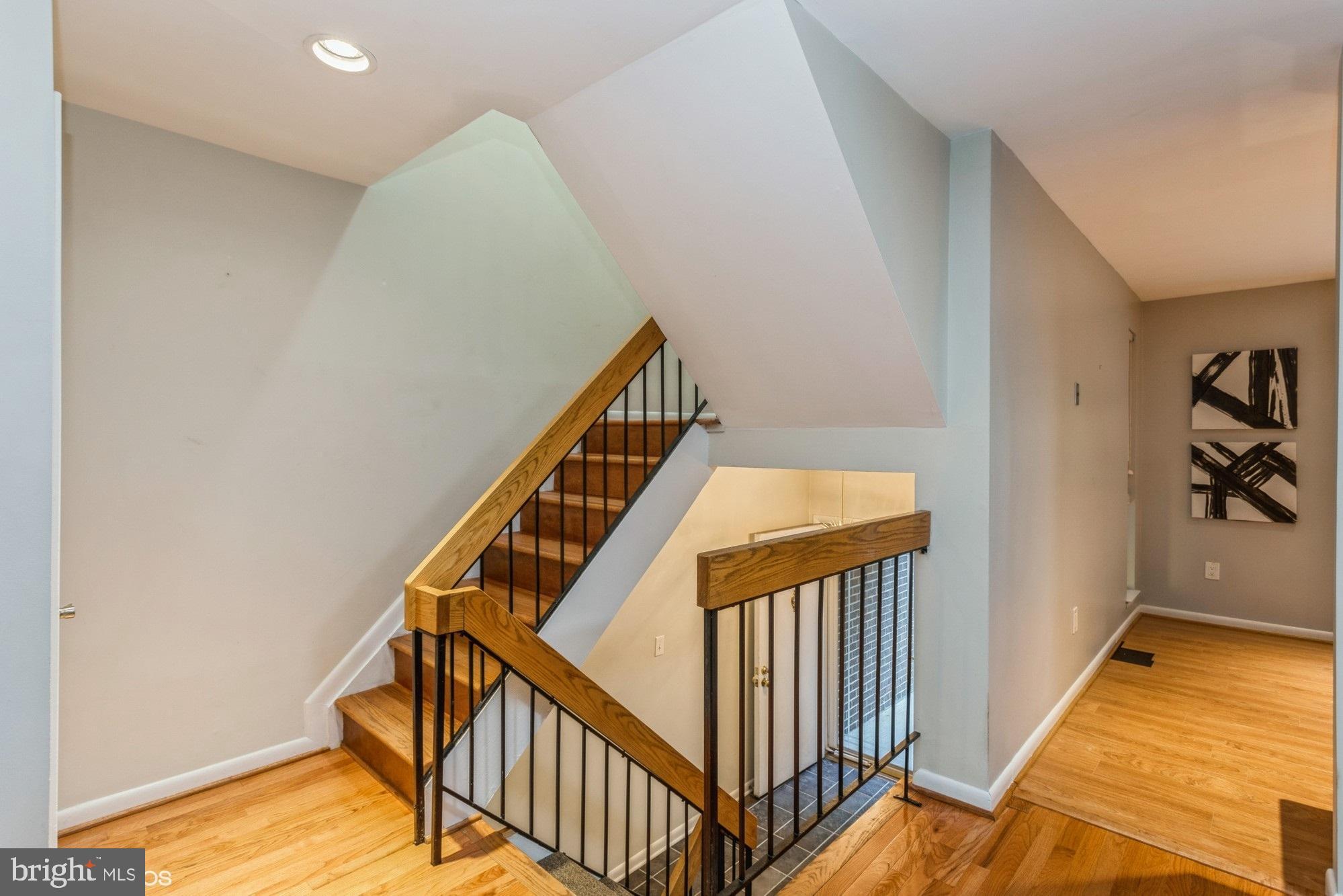 RESTON - Residential