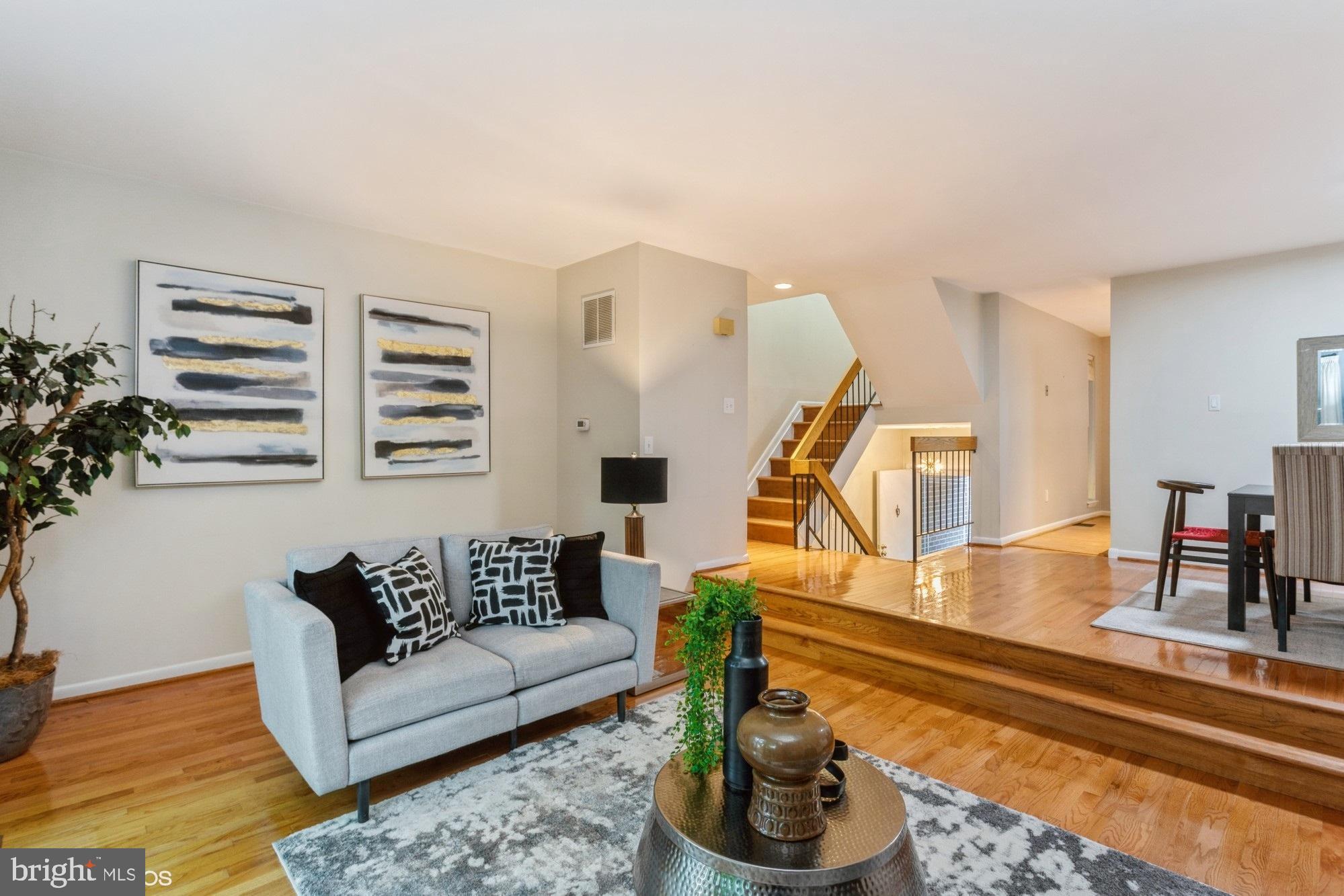 RESTON - Residential